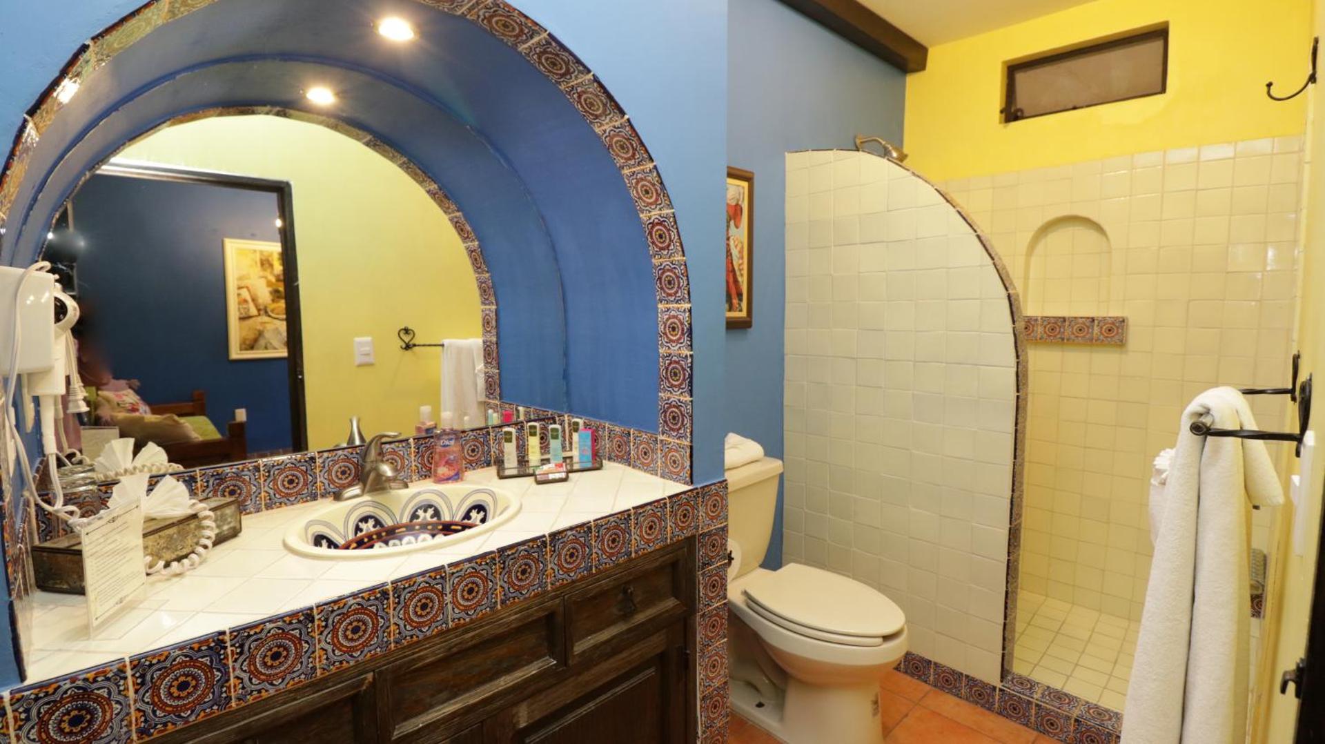 Casa Mia Suites - Photo 4