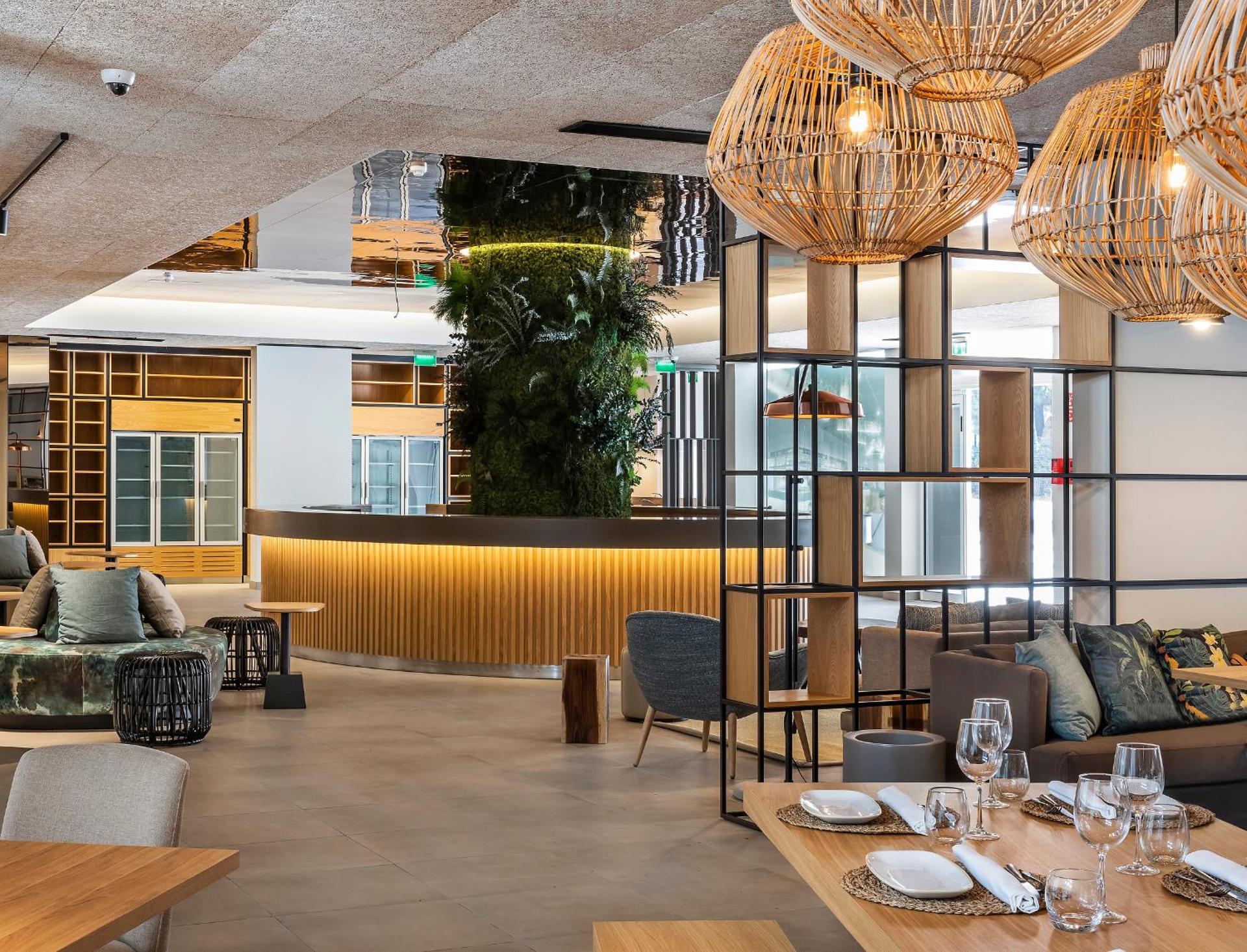 The Patio Suite Hotel - Photo 41
