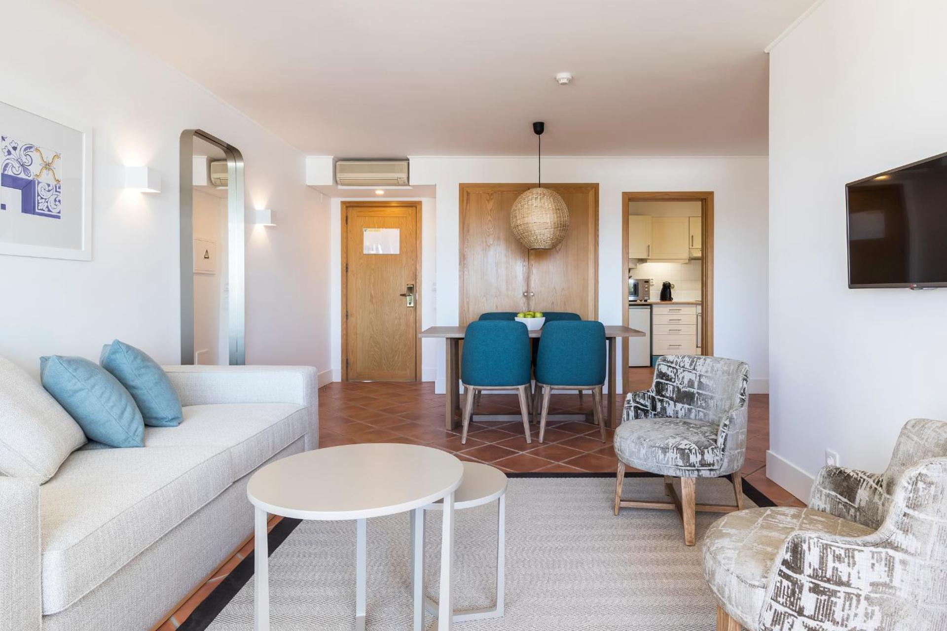 The Patio Suite Hotel - Photo 4