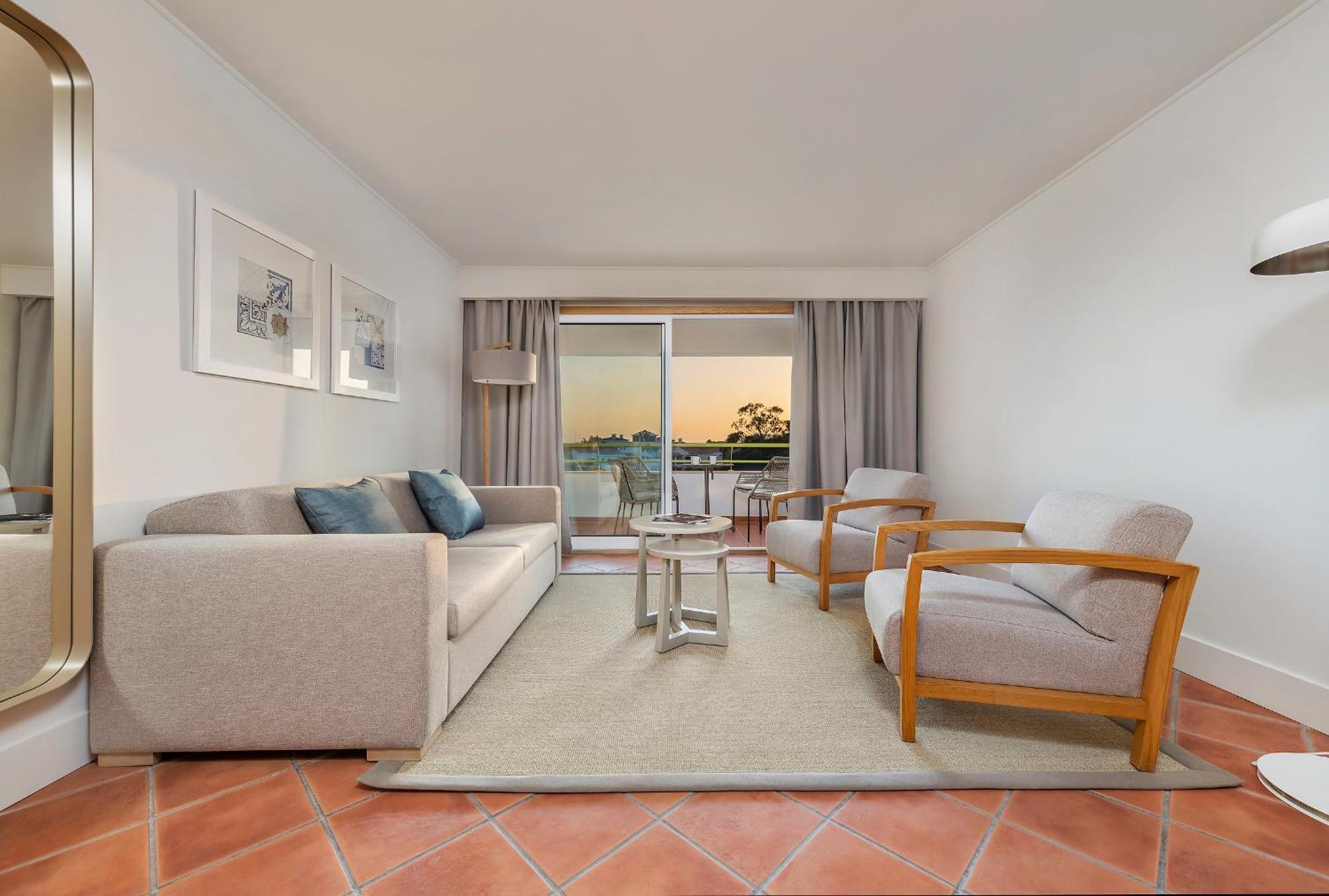 The Patio Suite Hotel - Photo 16