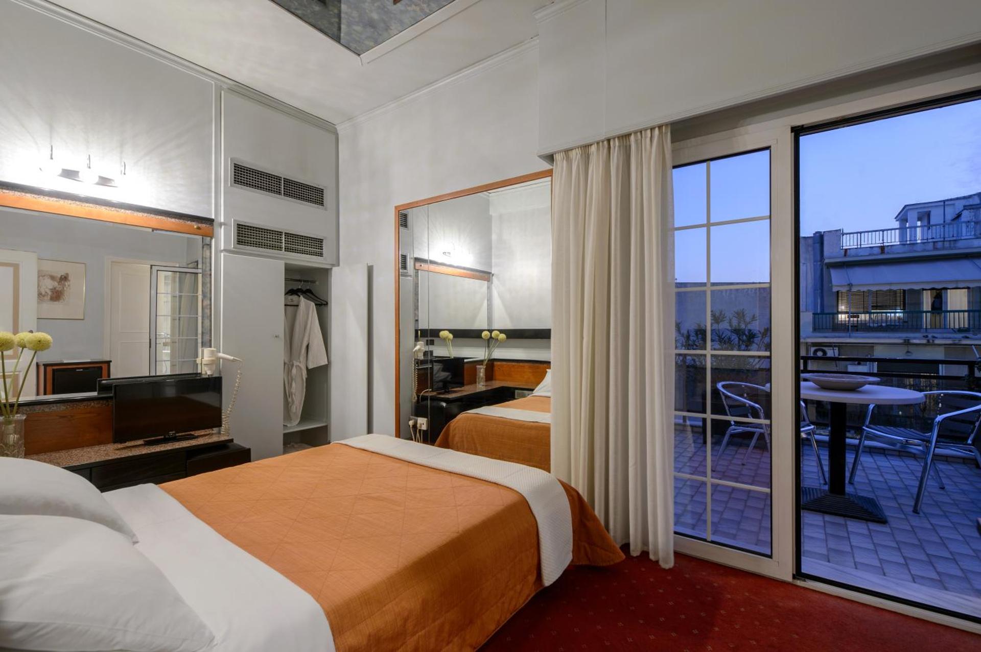 Victory Inn Hotel - Photo 8