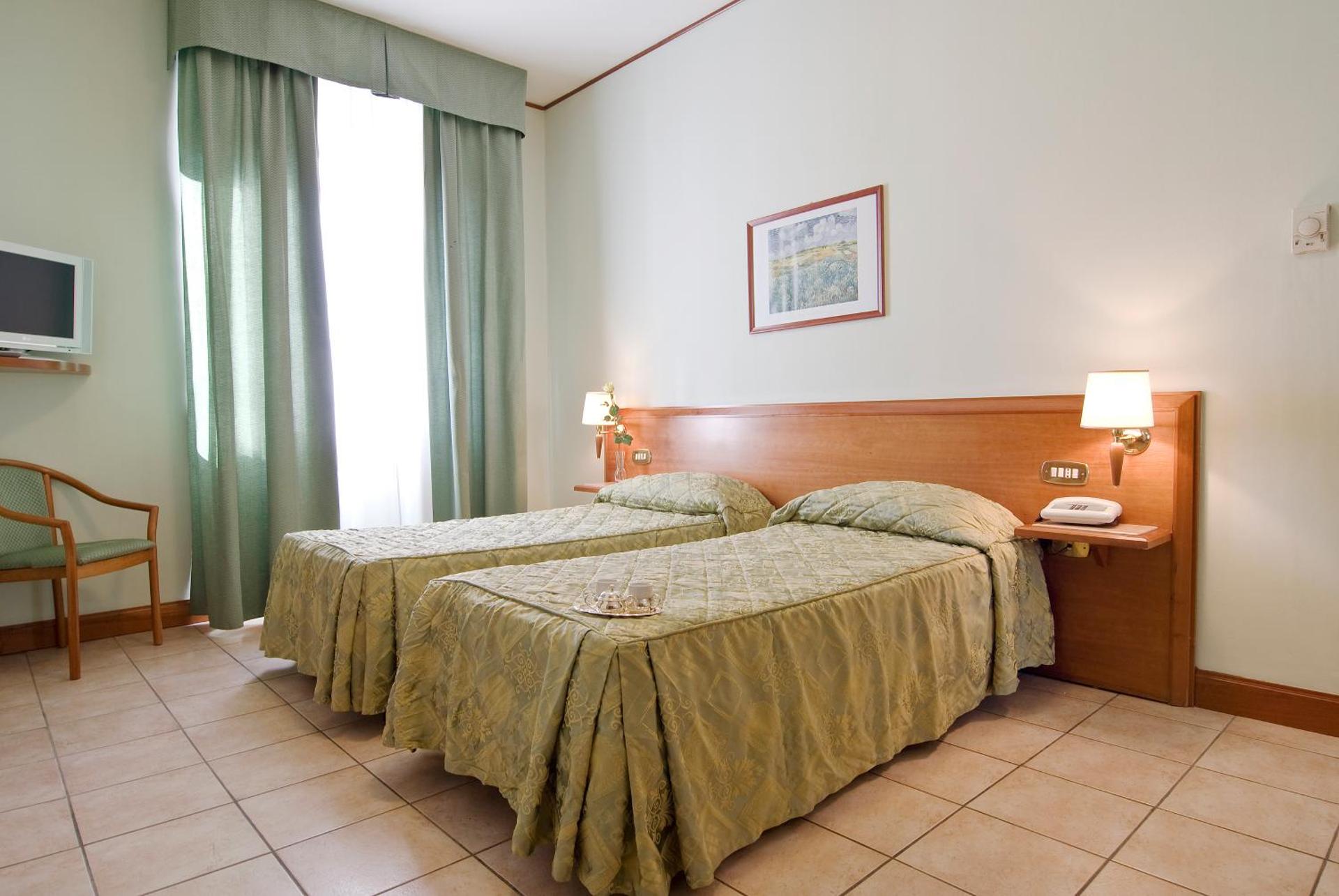 Astor Hotel - Photo 24