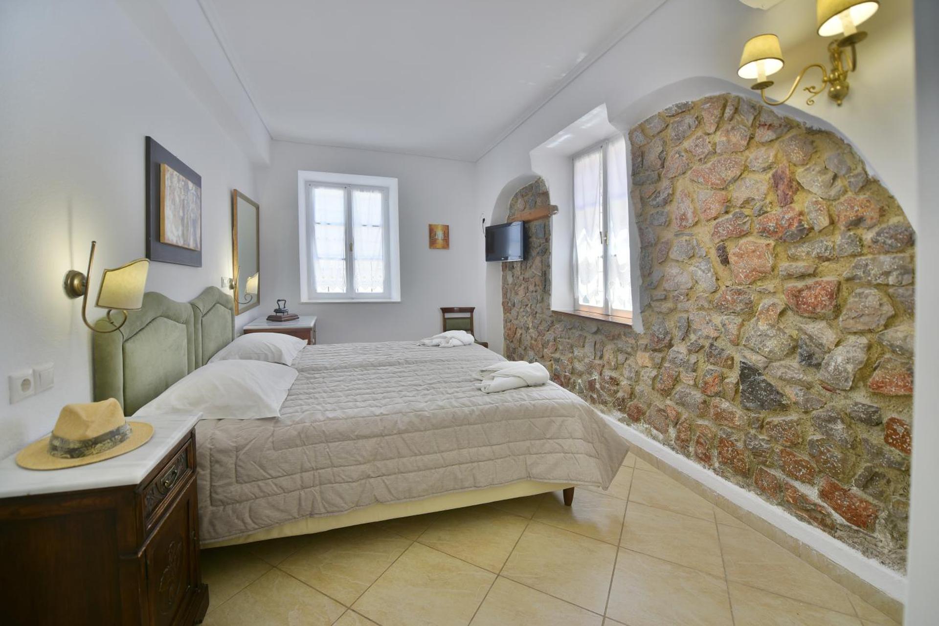 Mistral Hotel - Photo 14