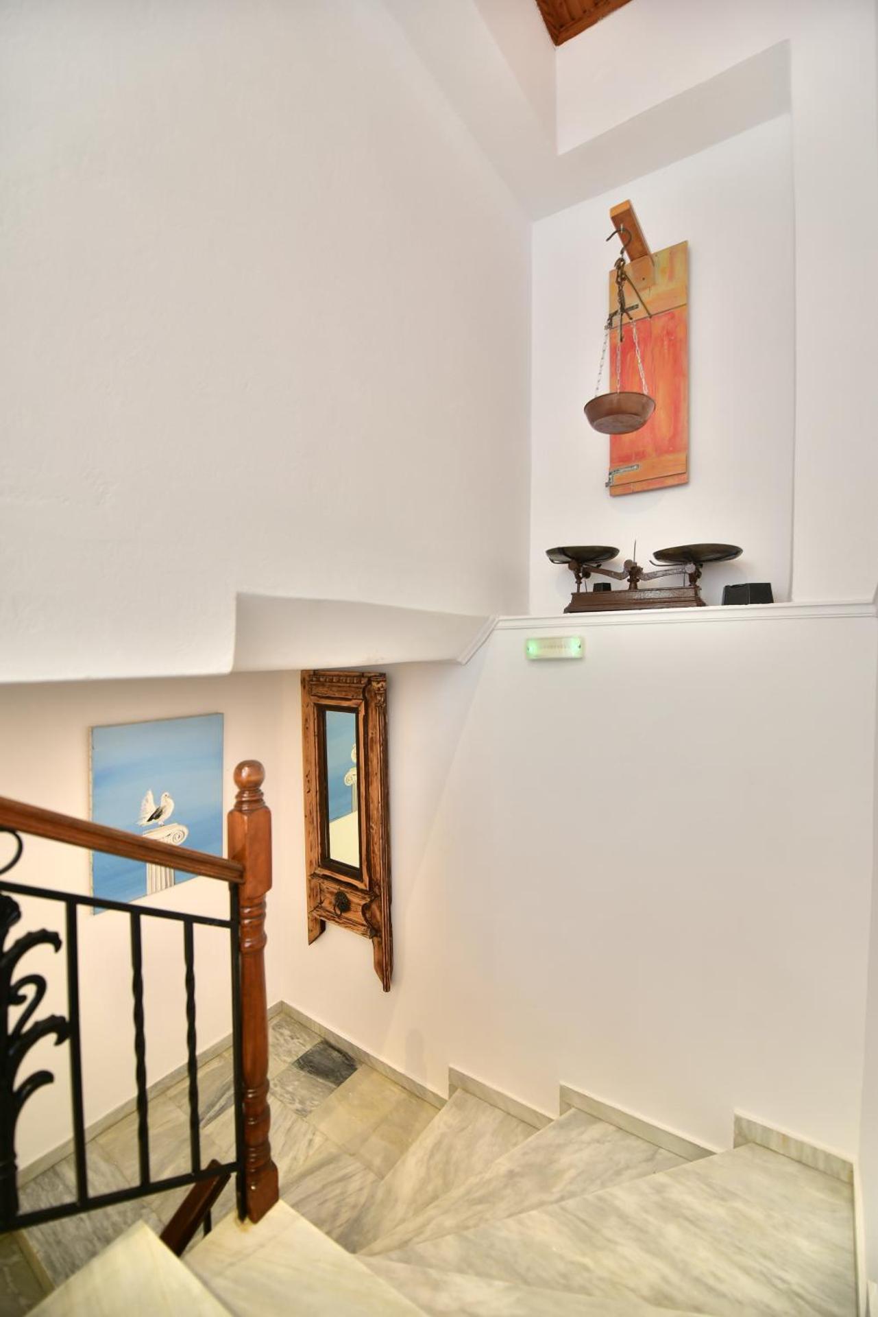 Mistral Hotel - Photo 29