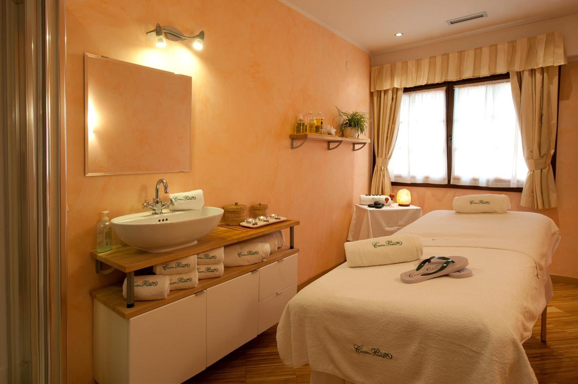 Centro Pineta Family Hotel & Wellness - Photo 4