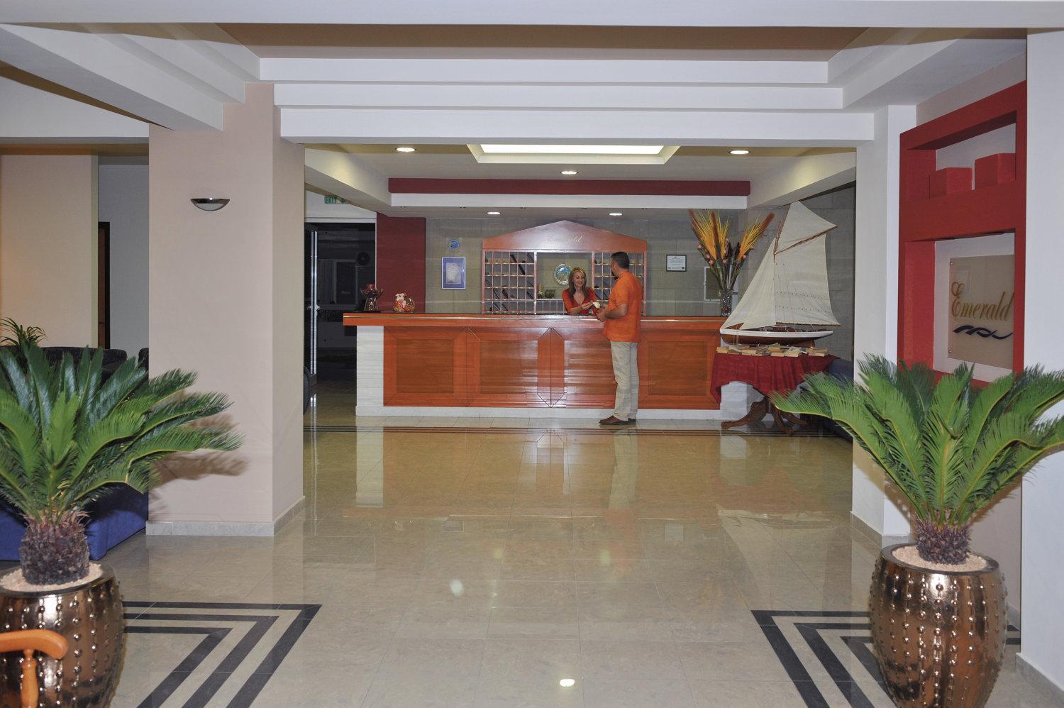 Emerald Hotel - Photo 8