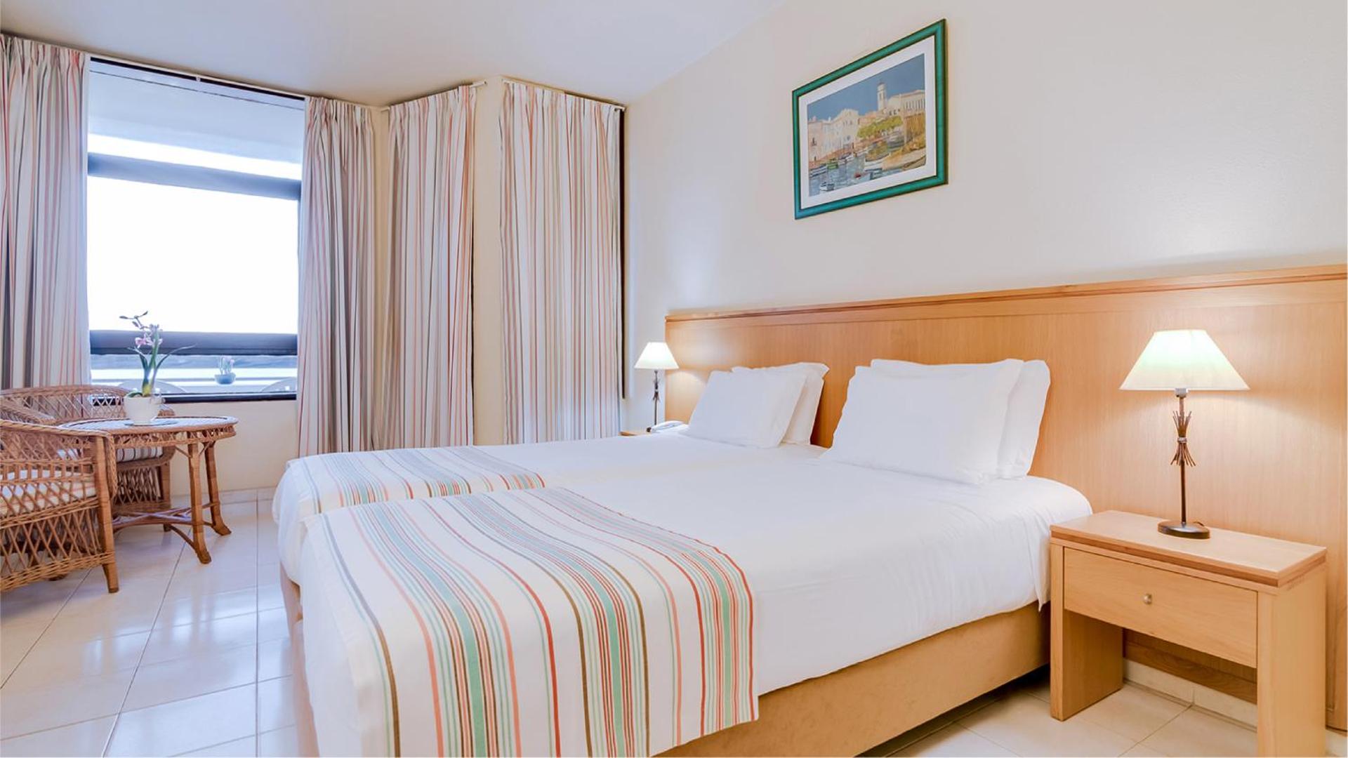 Auramar Beach Resort - Photo 5