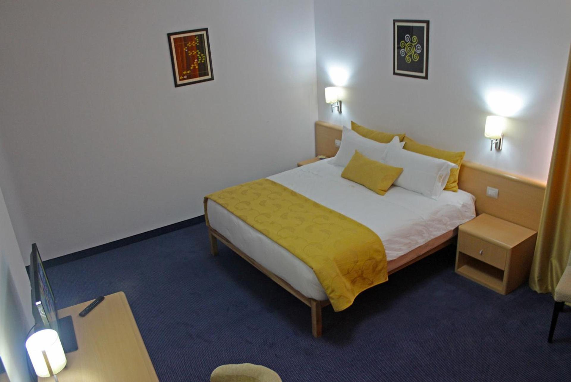 Hotel Airport Tirana - Photo 47