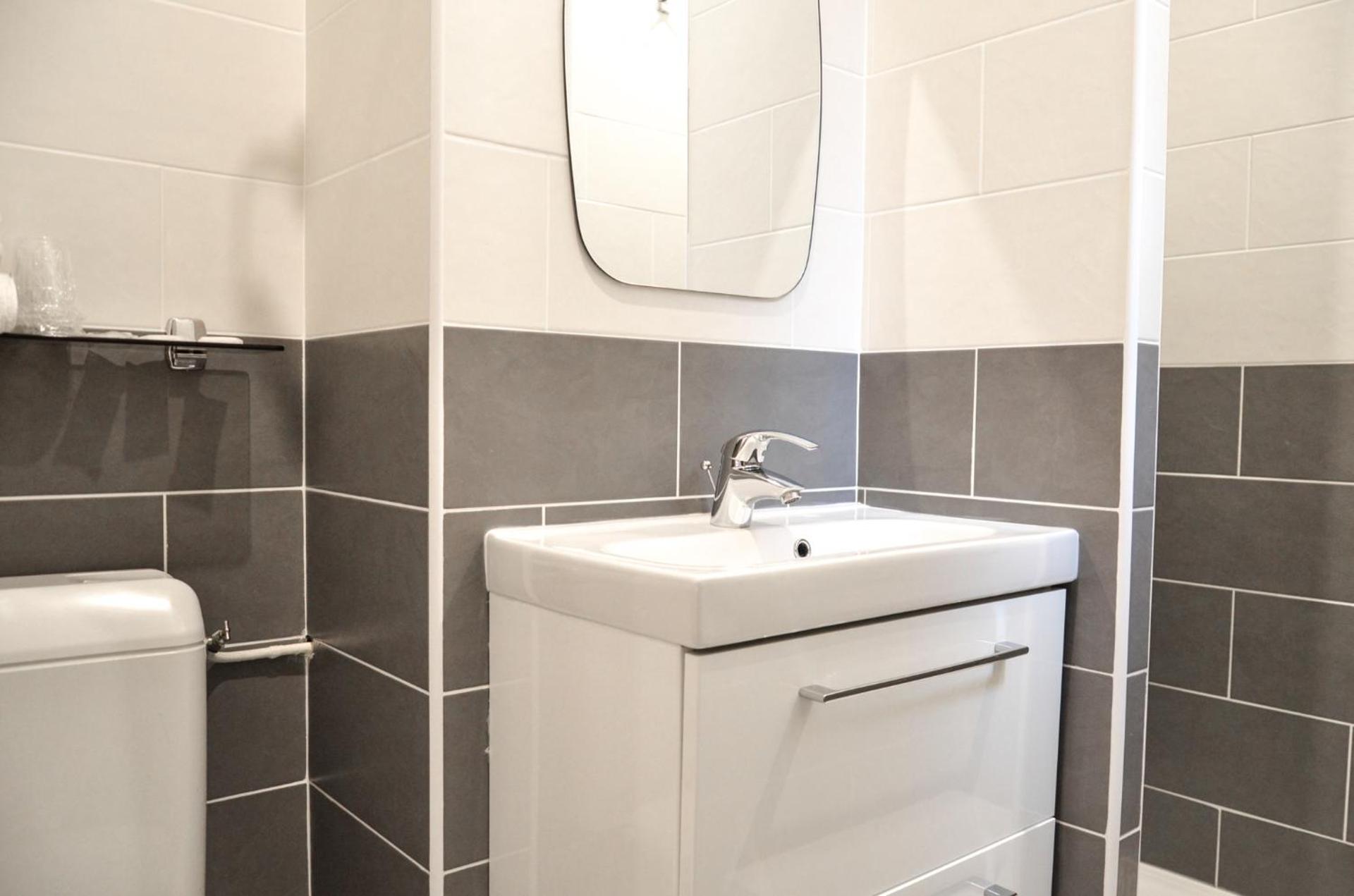 Hôtel De La Perdrix Rouge - Photo 89