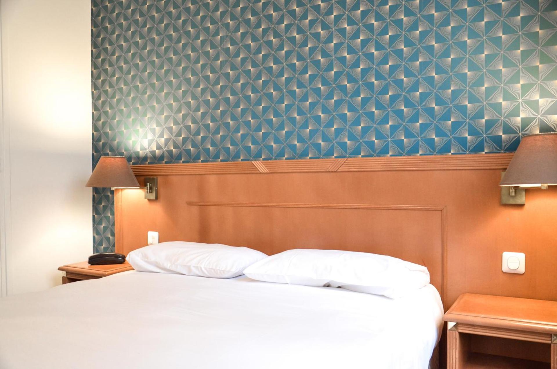 Hôtel De La Perdrix Rouge - Photo 95