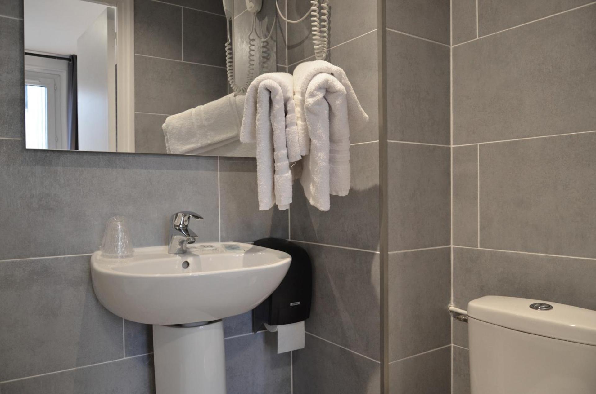 Hôtel De La Perdrix Rouge - Photo 110