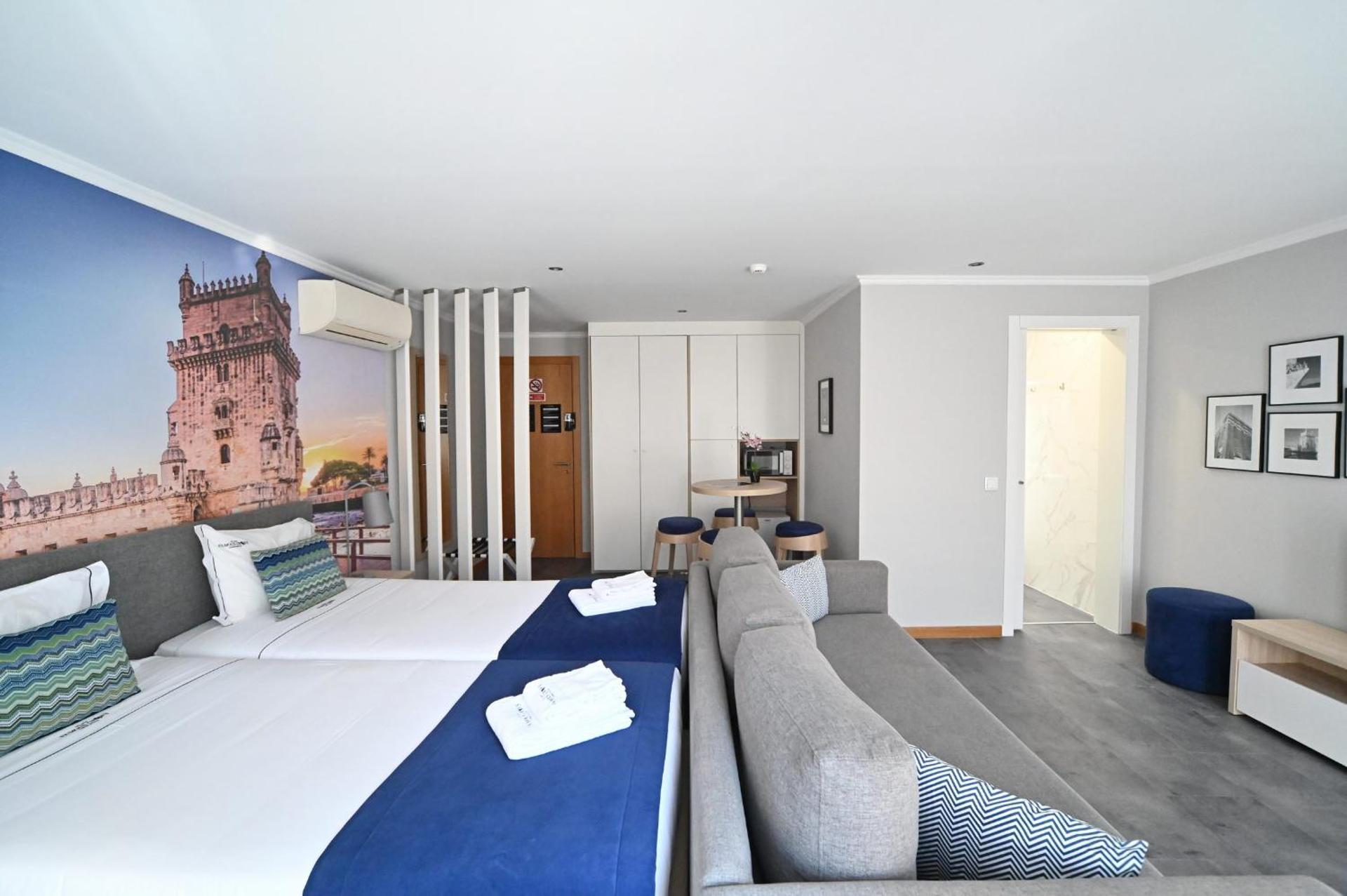 Famous Crows Lisbon Suites - Photo 20