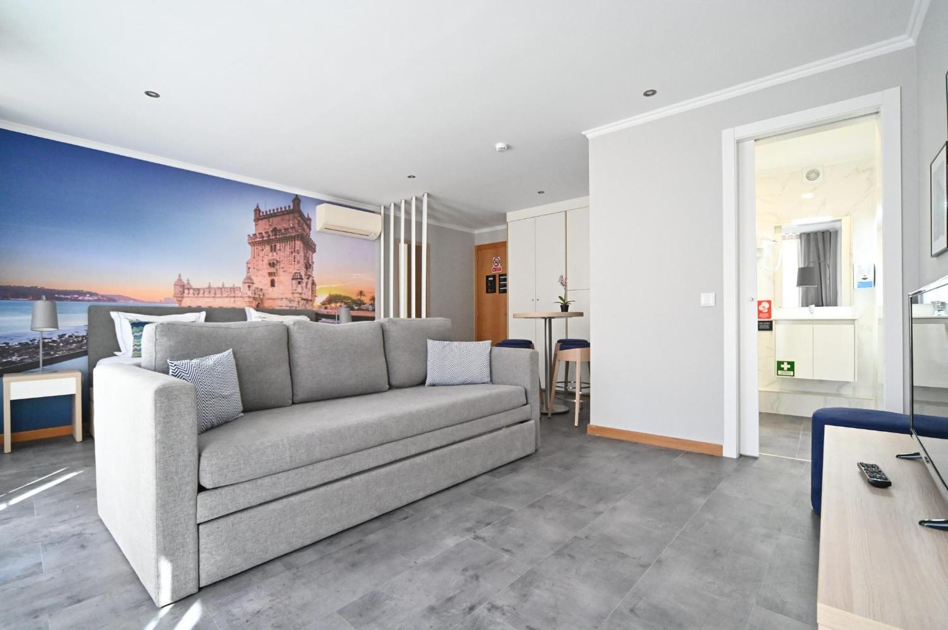 Famous Crows Lisbon Suites - Photo 25