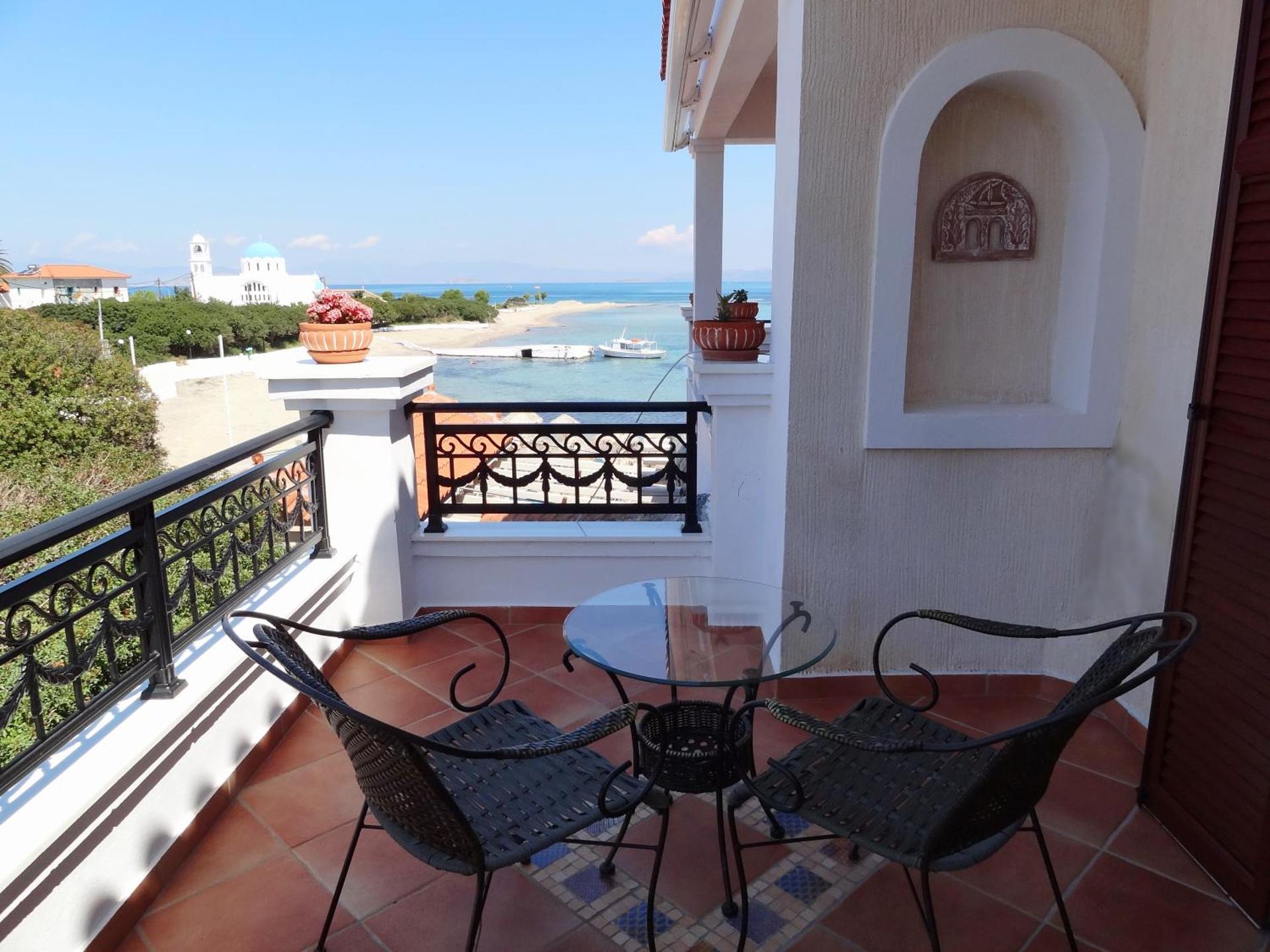 Superior Double Room with Pool View