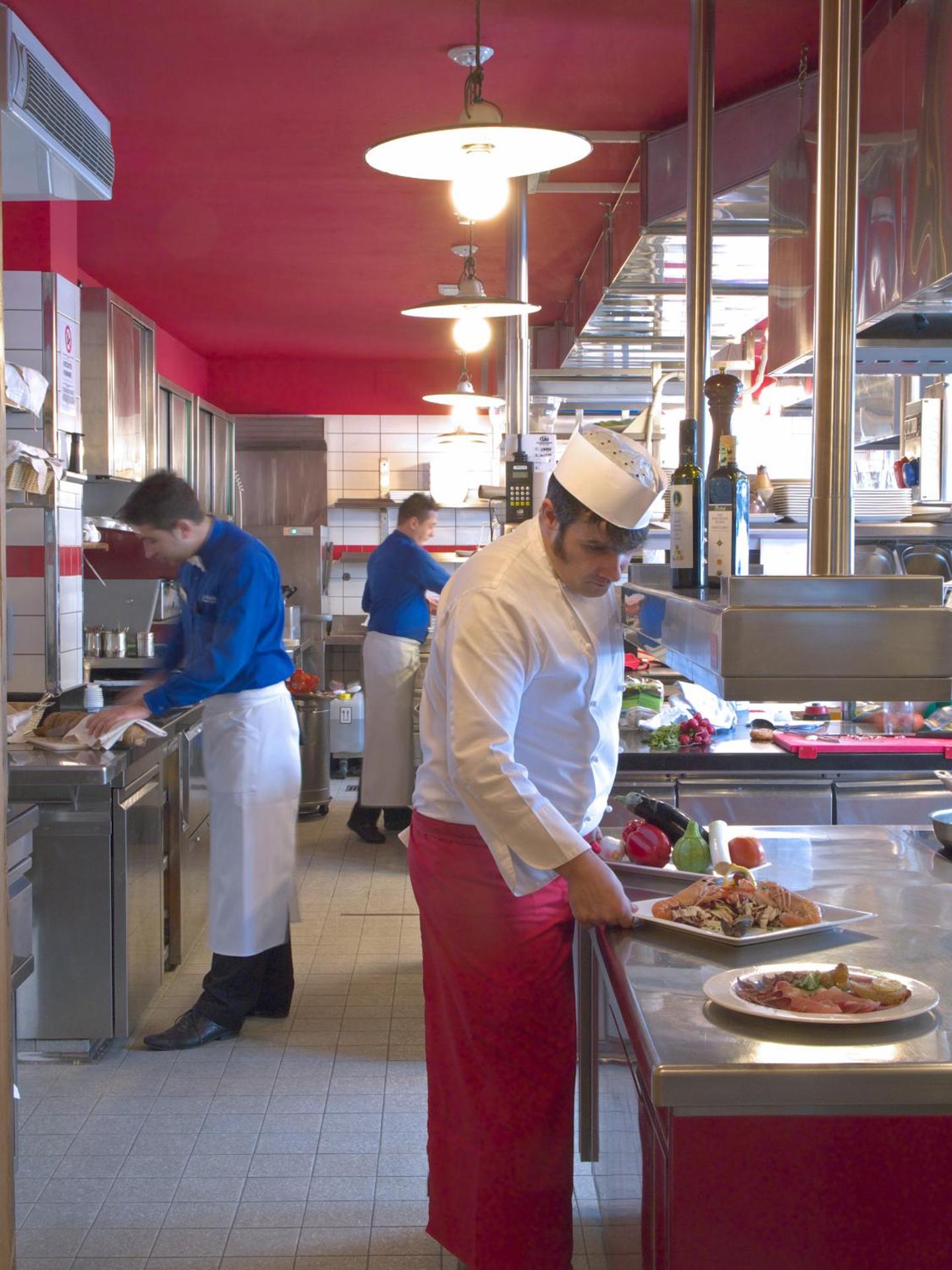 Hotel Astra - Photo 24