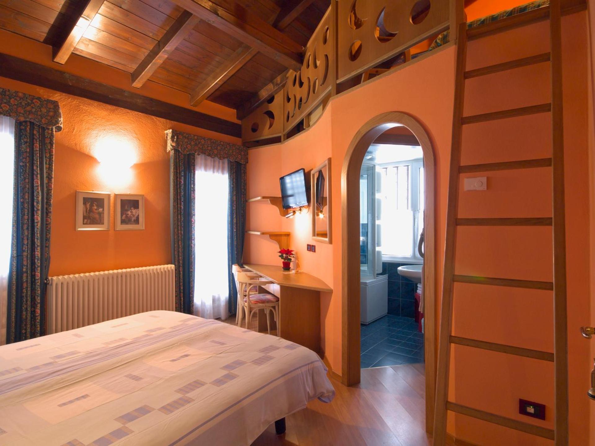 Hotel Astra - Photo 64