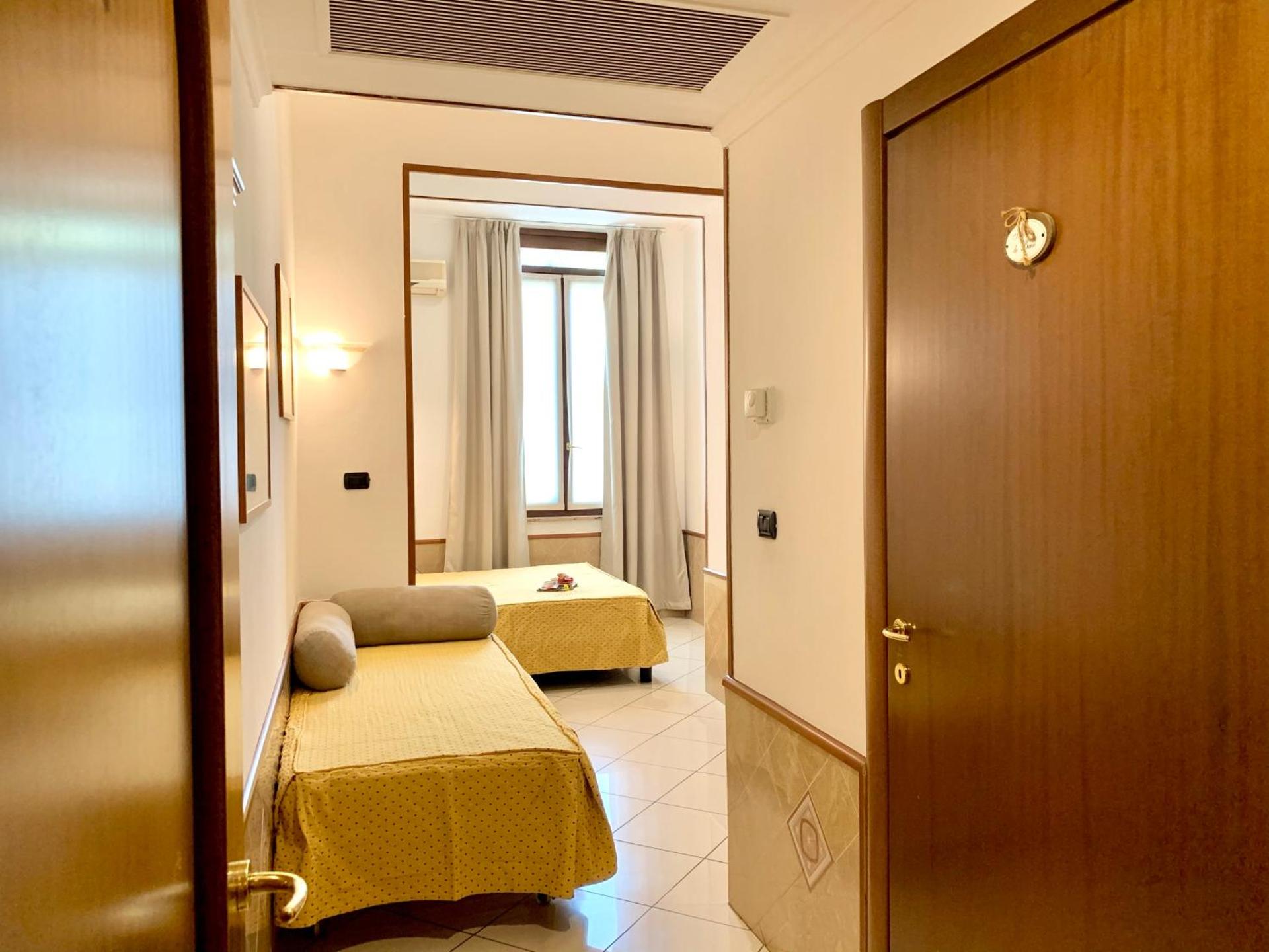 Hotel Astrid - Photo 51