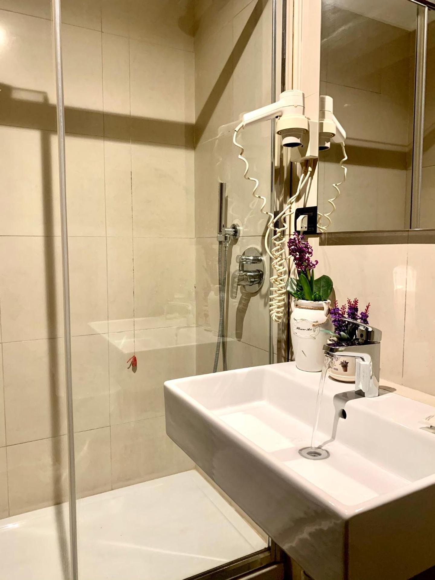 Hotel Astrid - Photo 42