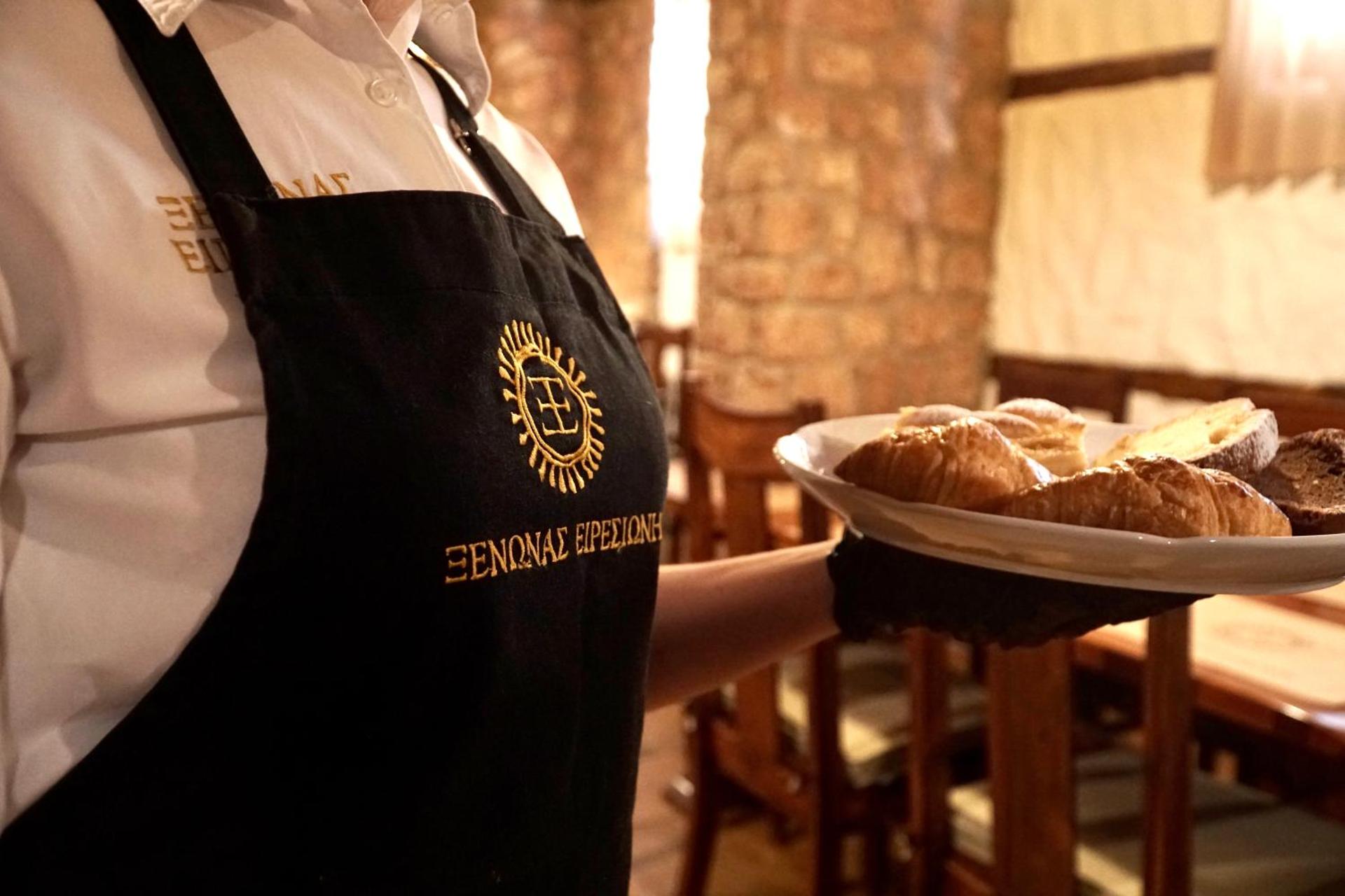 Xenonas Iresioni - Photo 70