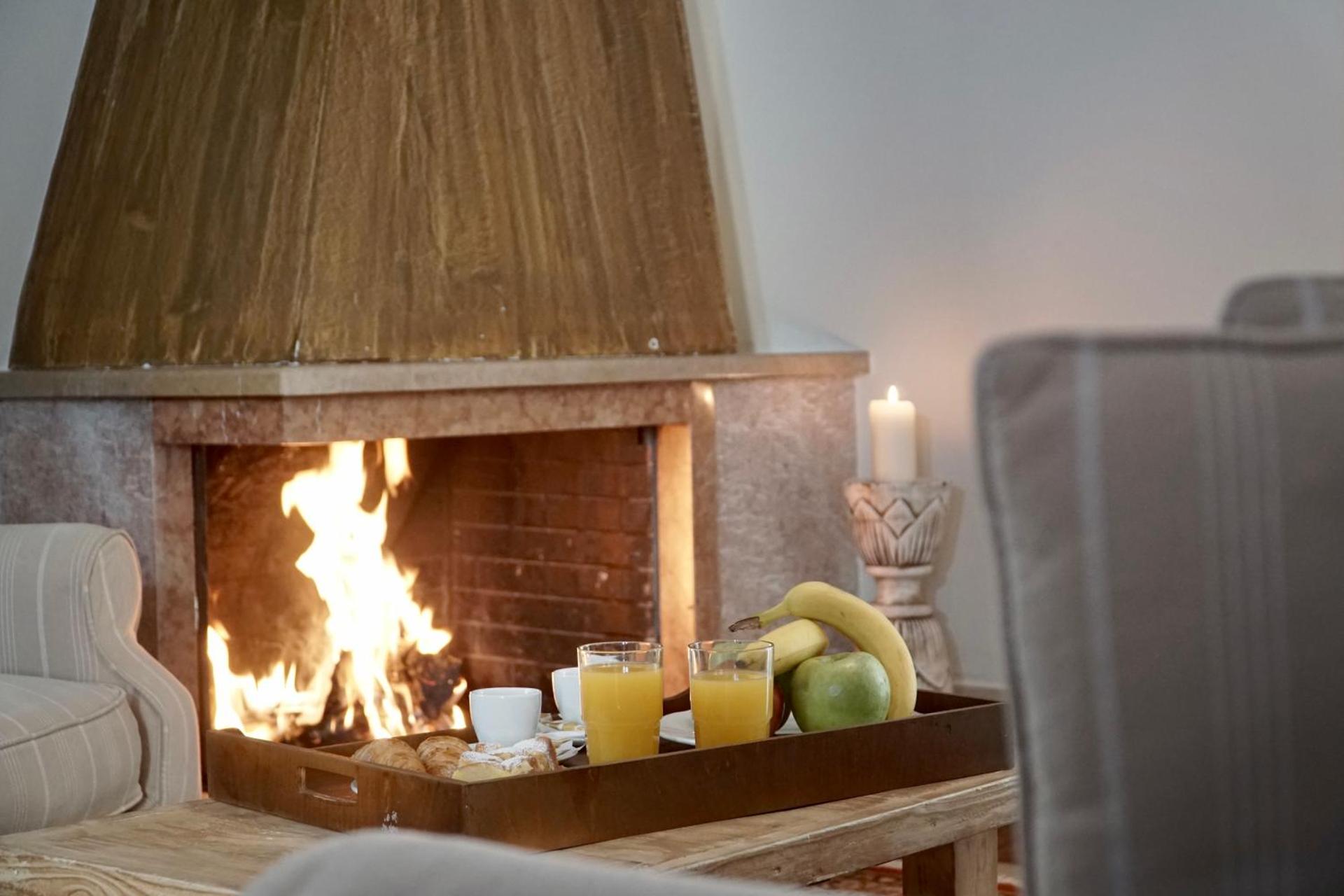 Xenonas Iresioni - Photo 3