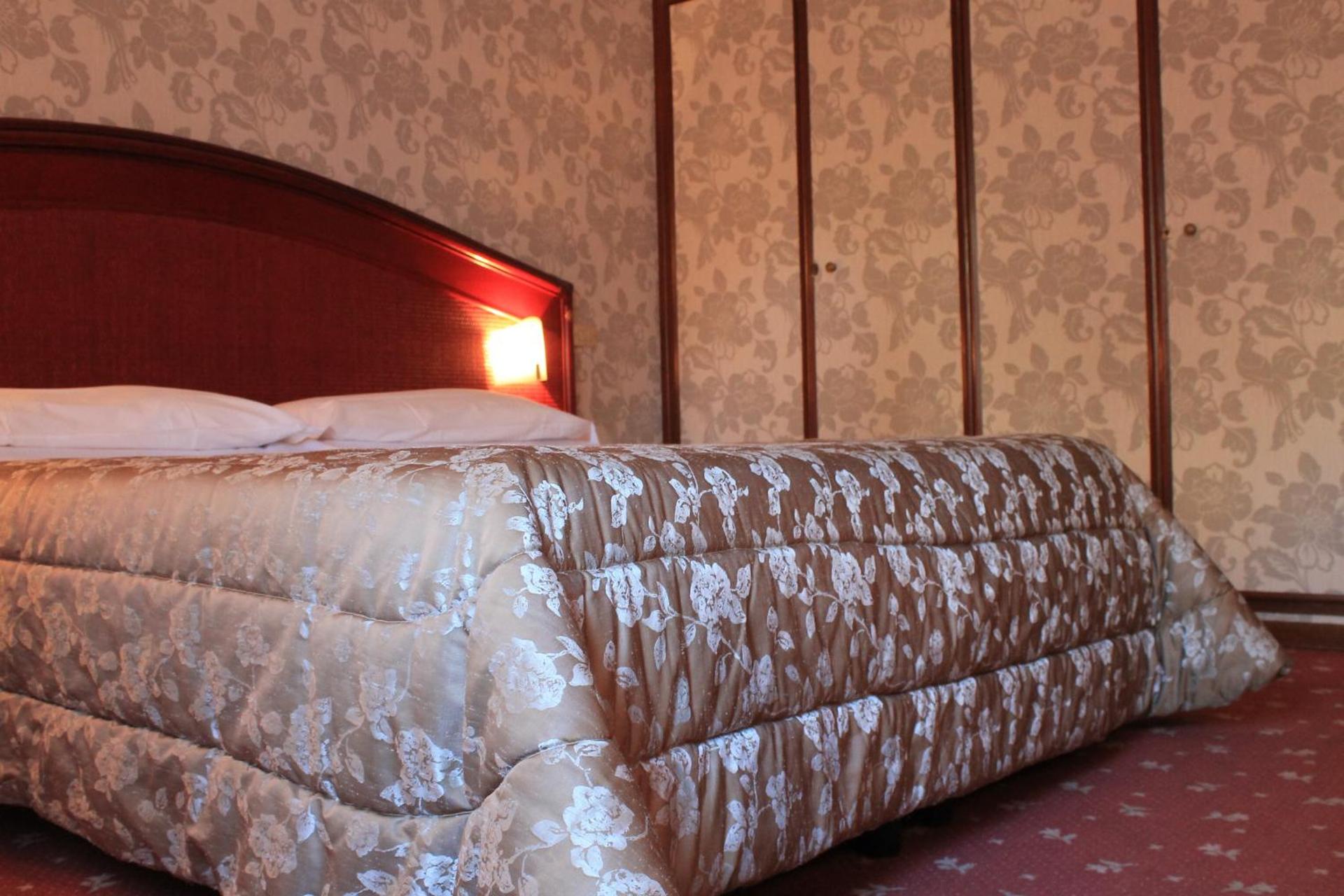 Hotel Kristina - Photo 39