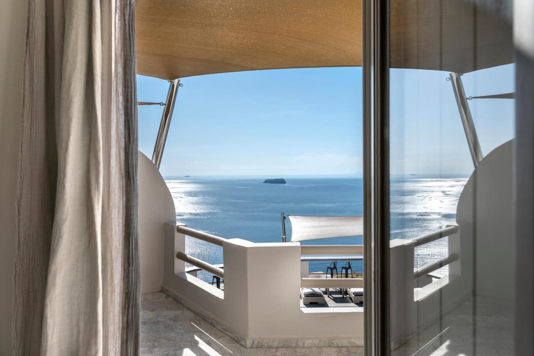 Superior Double Room With Volcano View Balcony