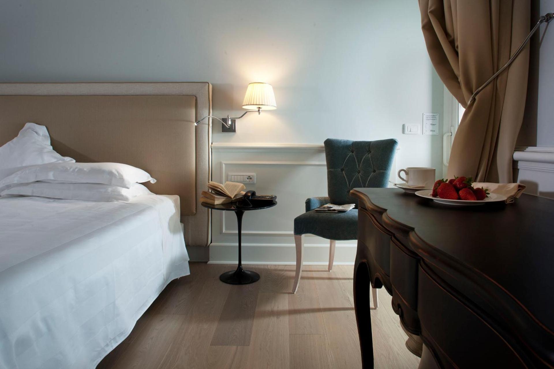 Hotel Riviera & Maximilian's - Photo 15