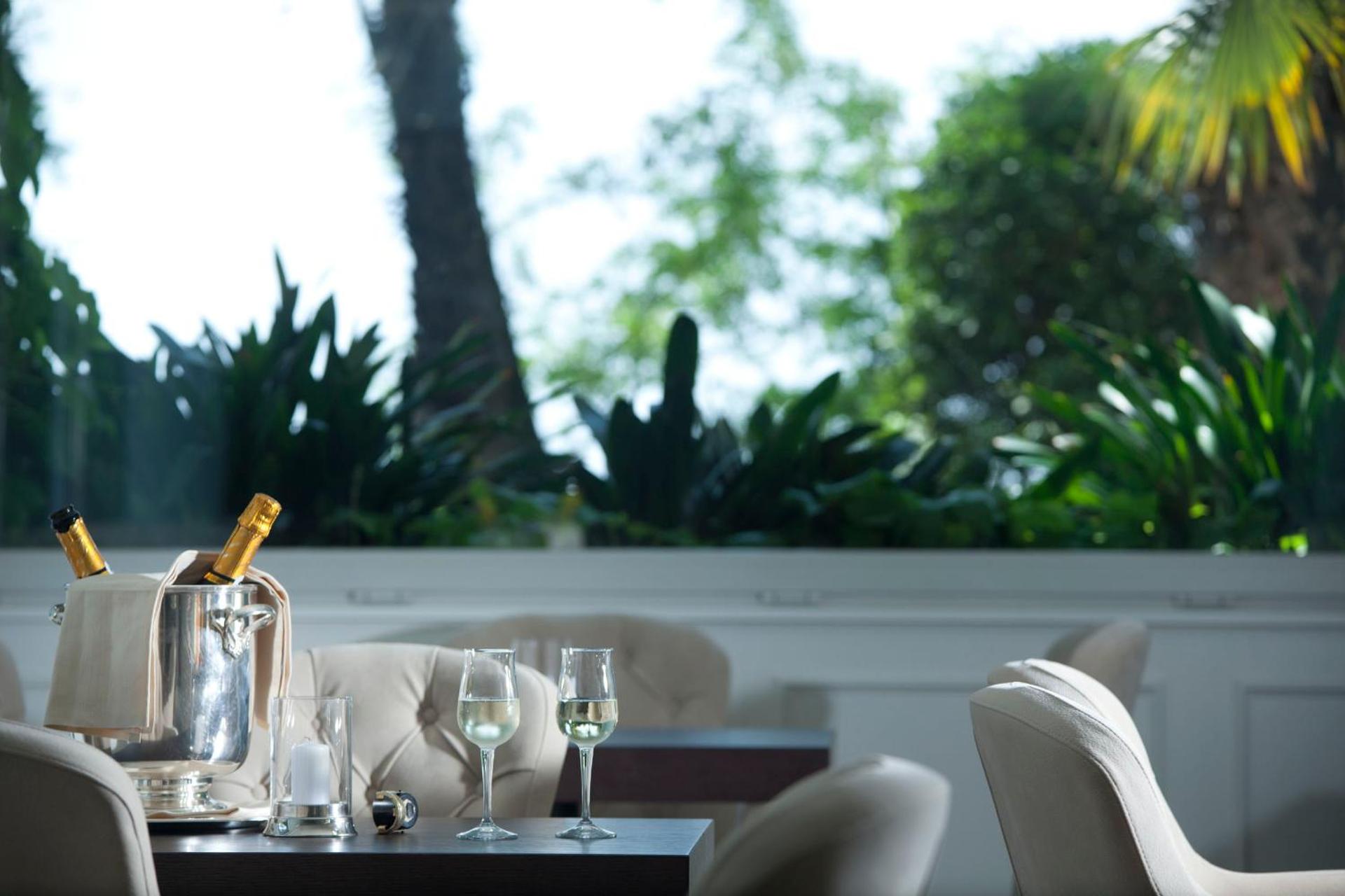 Hotel Riviera & Maximilian's - Photo 89