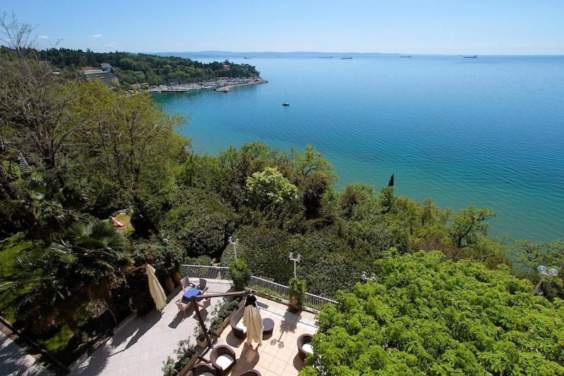 Hotel Riviera & Maximilian's - Photo 68