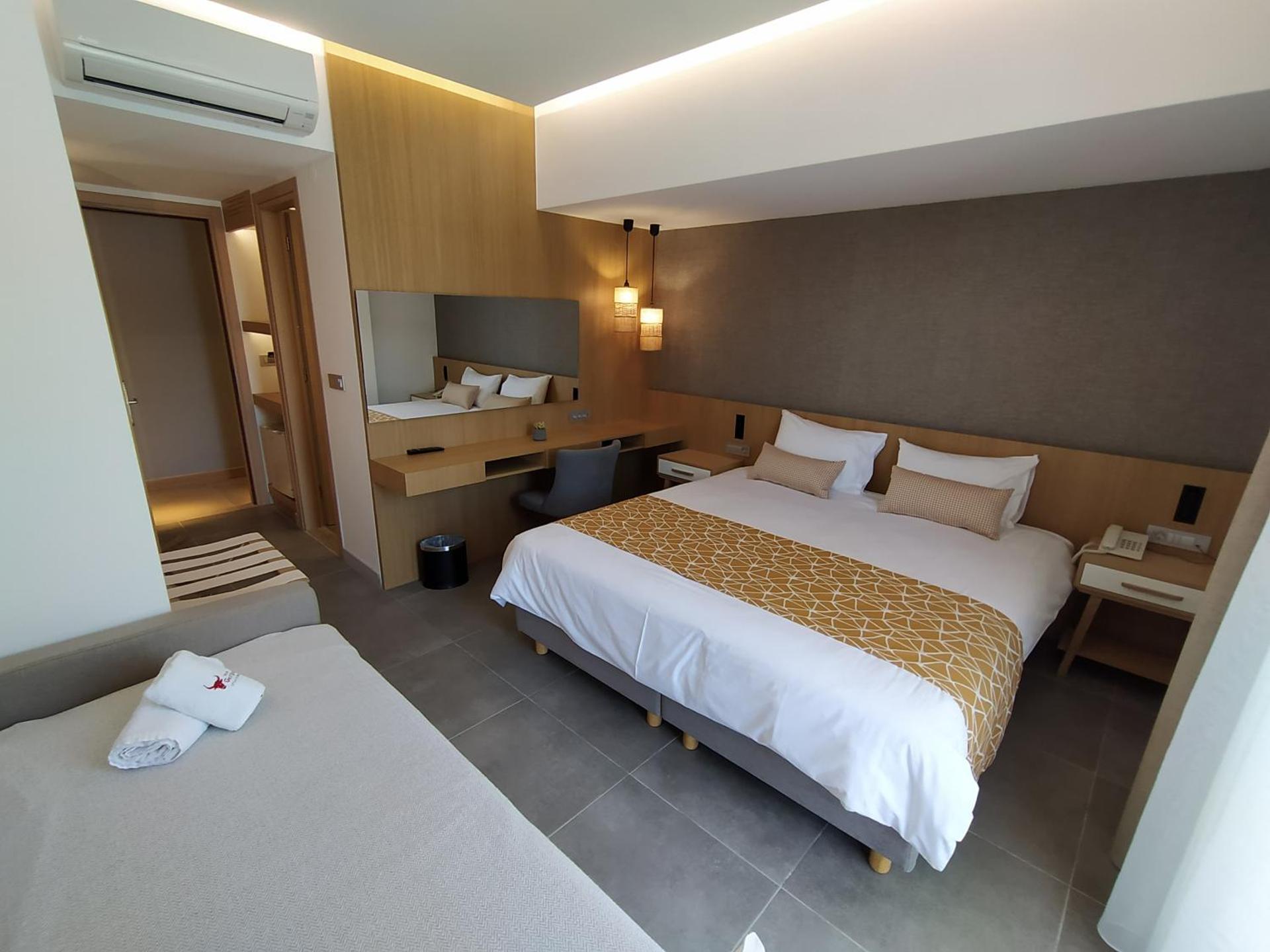 Minoa Hotel - Photo 24