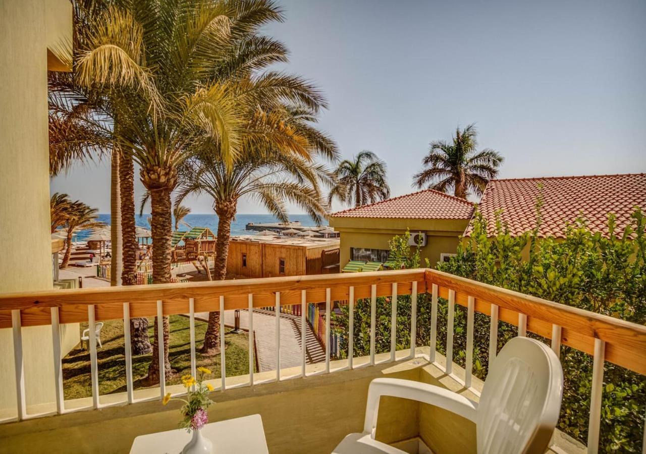 Palm Beach Resort Families and Couples only - Photo 26