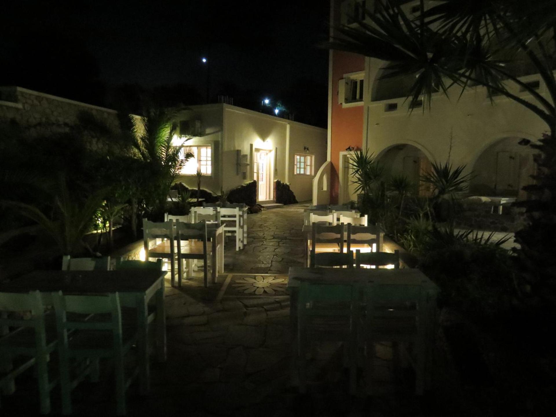Villa Manos Hotel - Photo 35