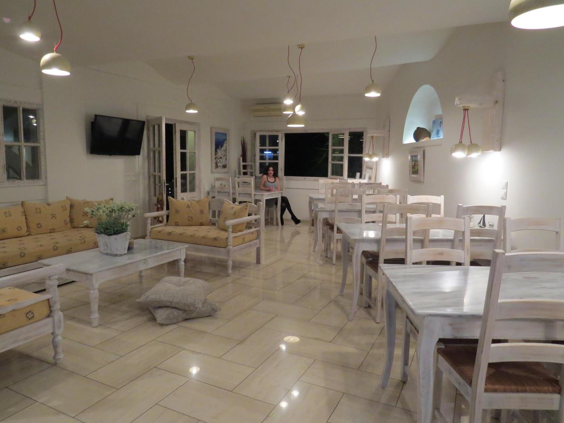 Villa Manos Hotel - Photo 41
