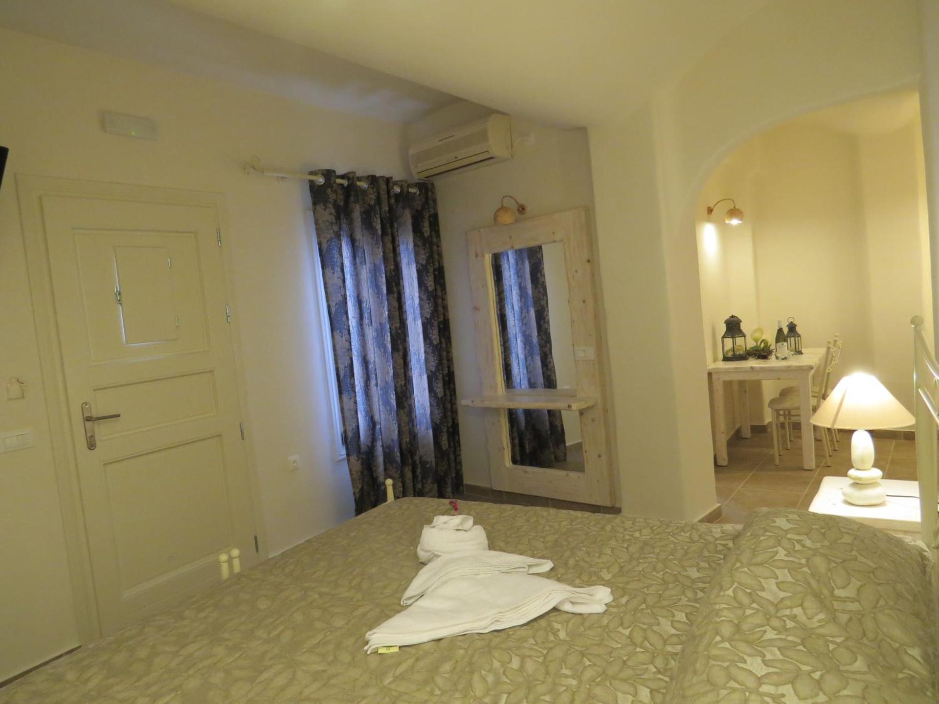 Villa Manos Hotel - Photo 23