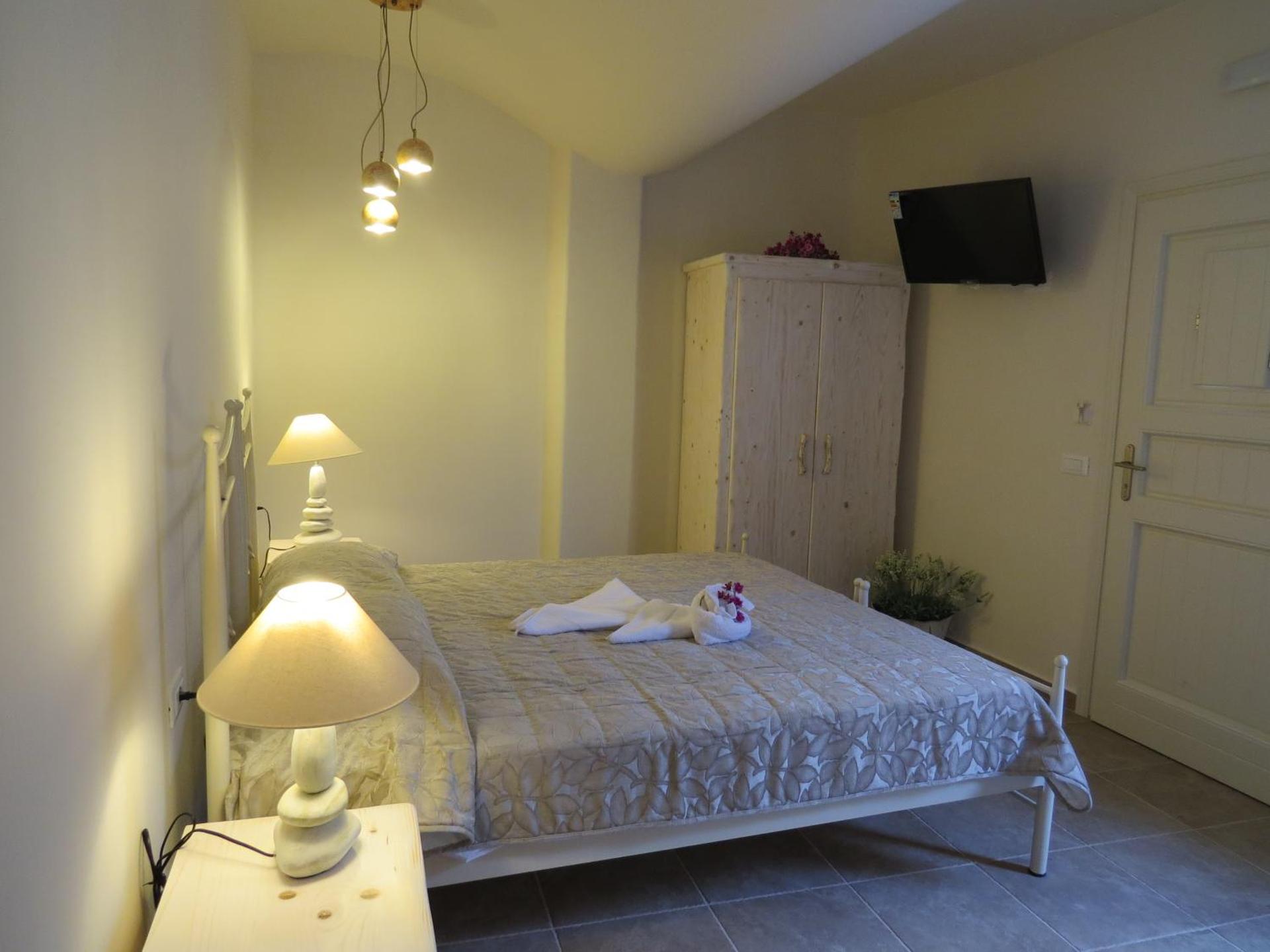 Villa Manos Hotel - Photo 28