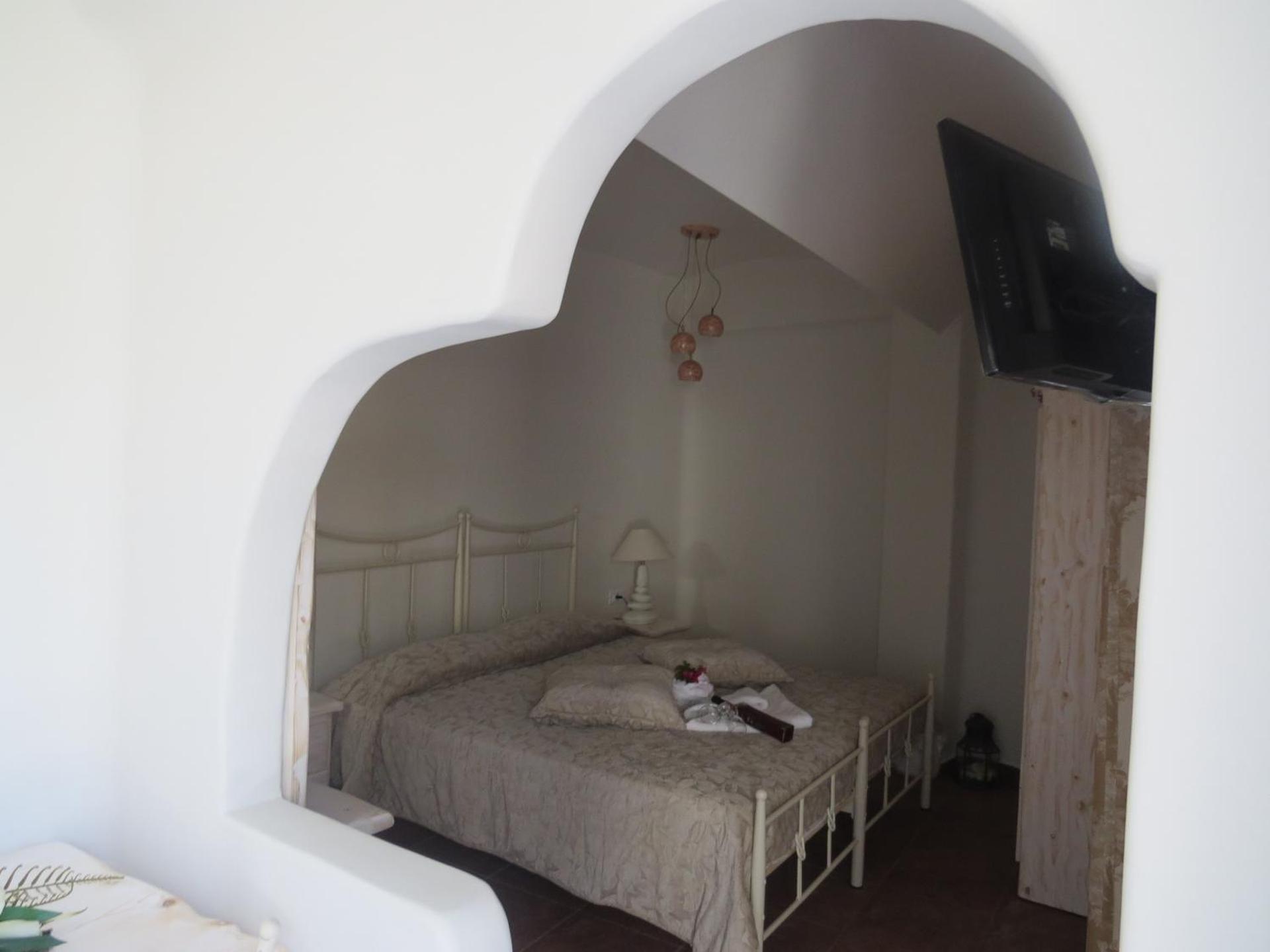 Villa Manos Hotel - Photo 5