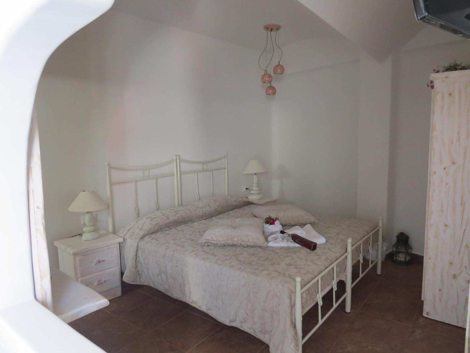 Villa Manos Hotel - Photo 21