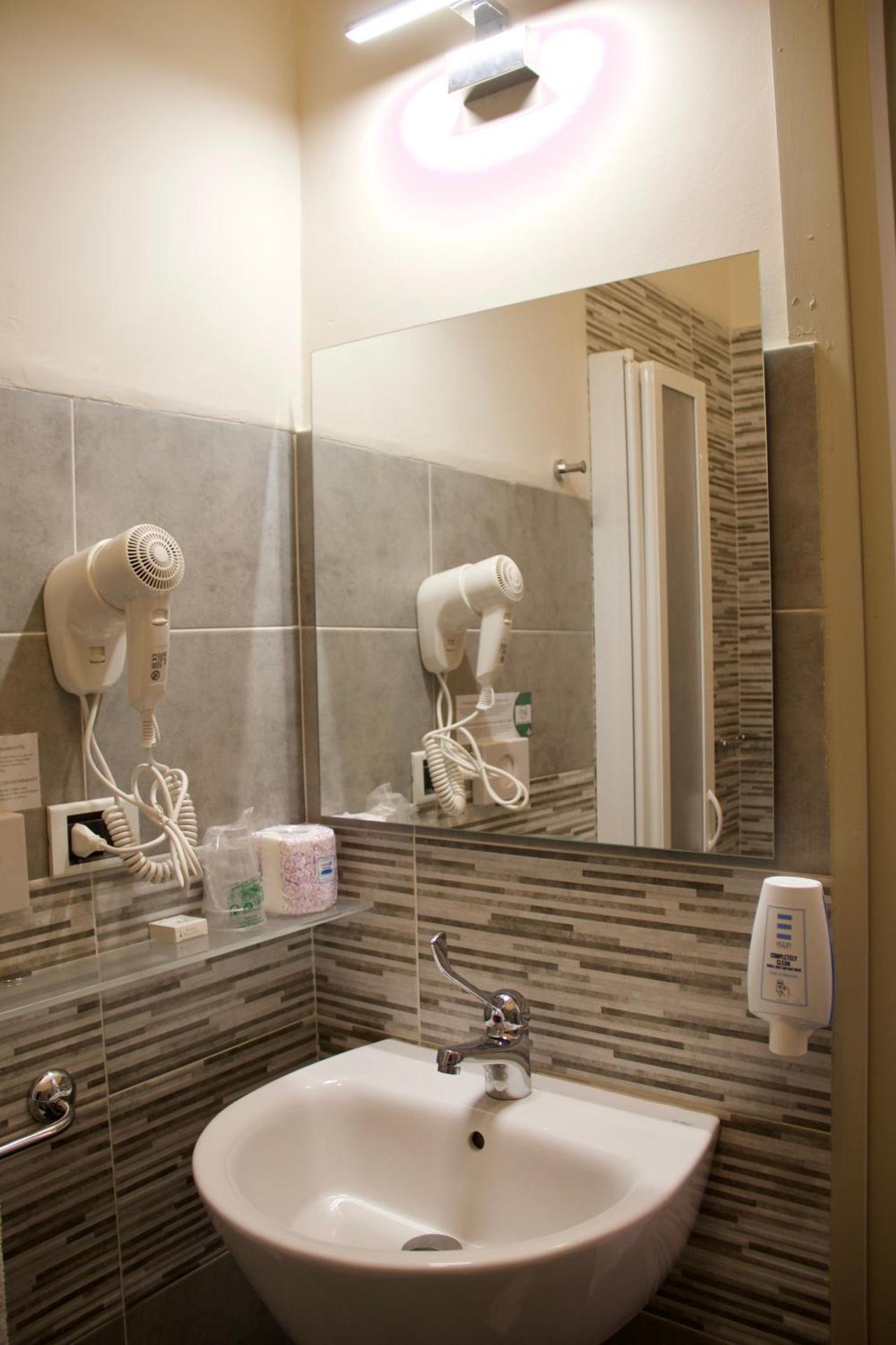 Hotel Gran Torino - Photo 30