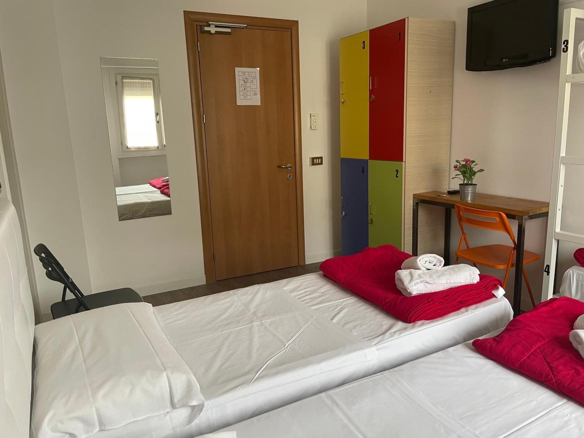 Lake Garda Hostel - Photo 67