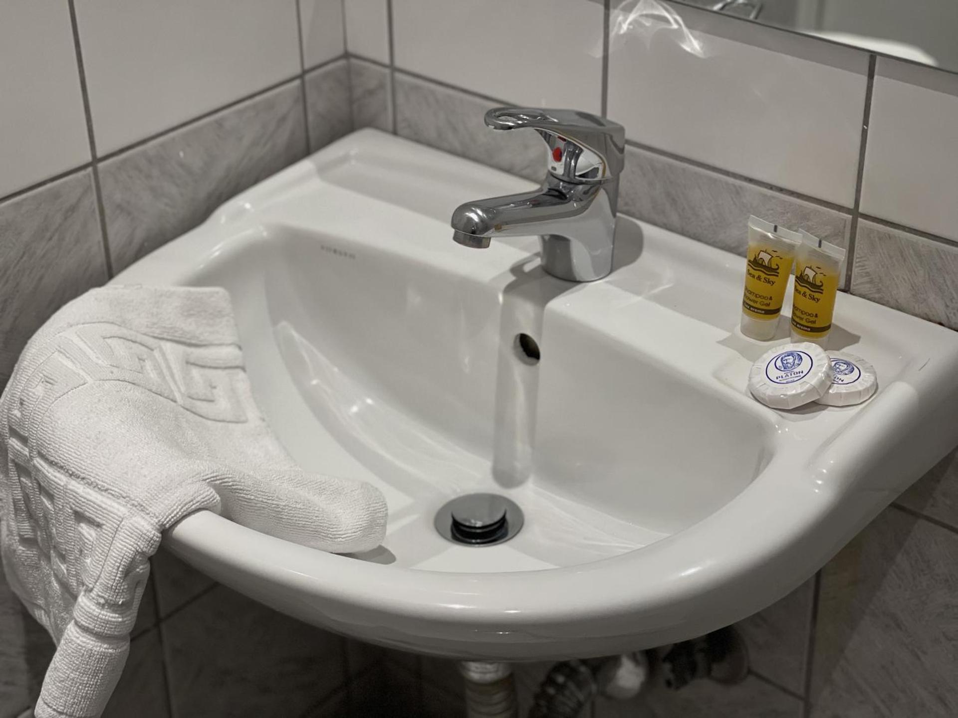 Platon Hotel - Photo 16