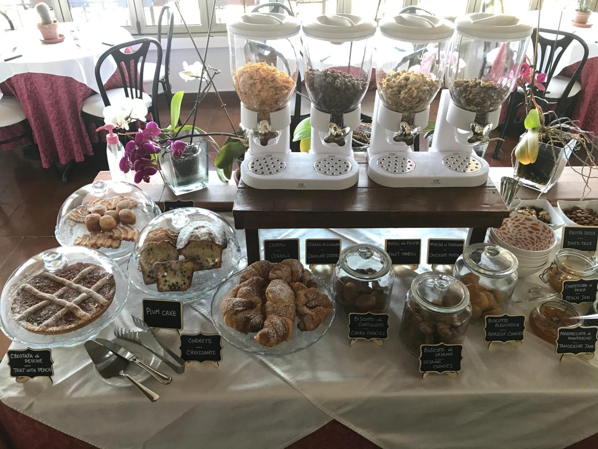 Villa Greta Hotel Rooms & Suites - Photo 82