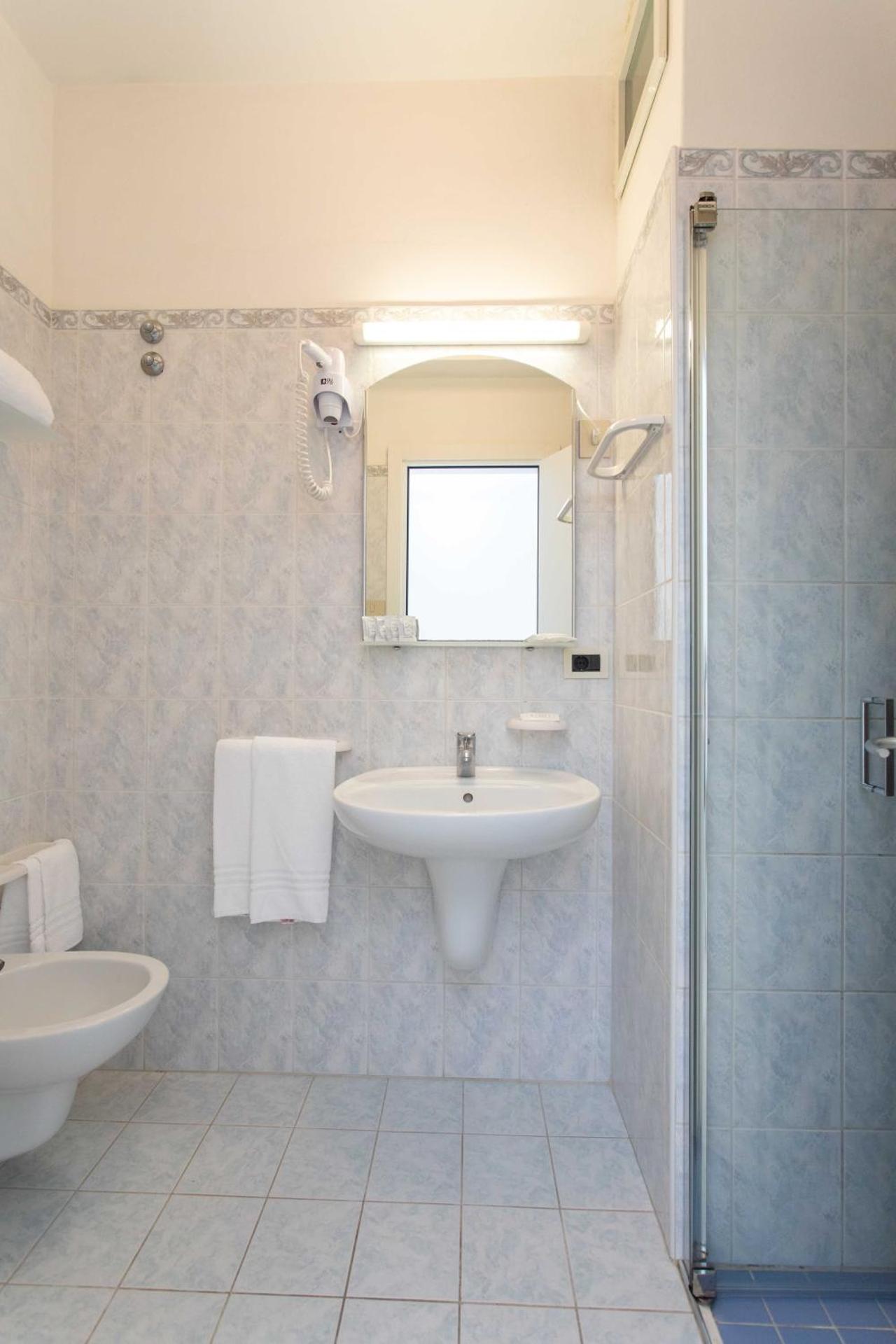 Hotel Mirafiori - Photo 52