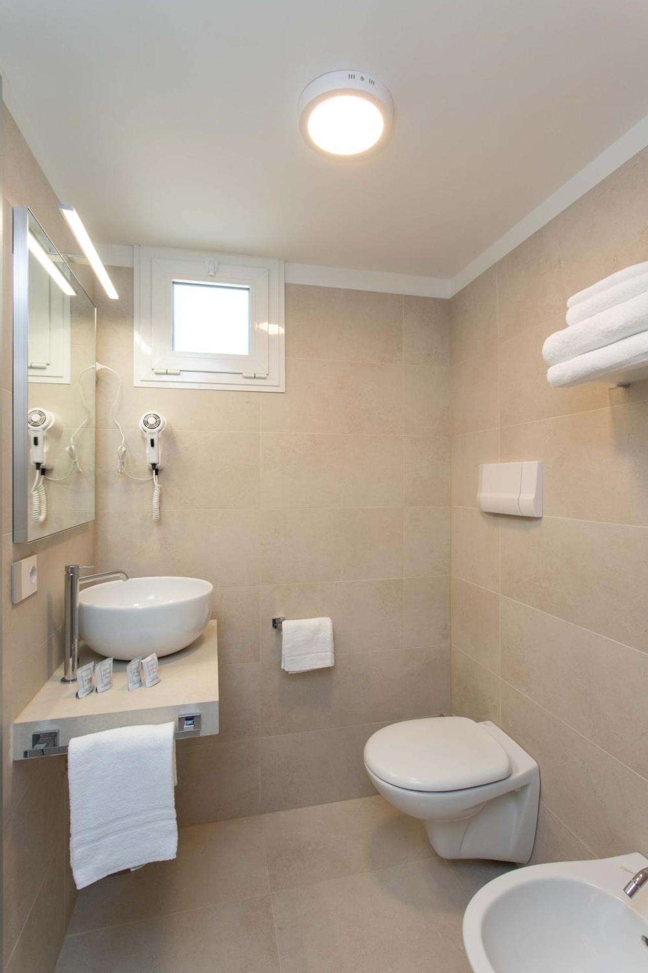 Hotel Mirafiori - Photo 44