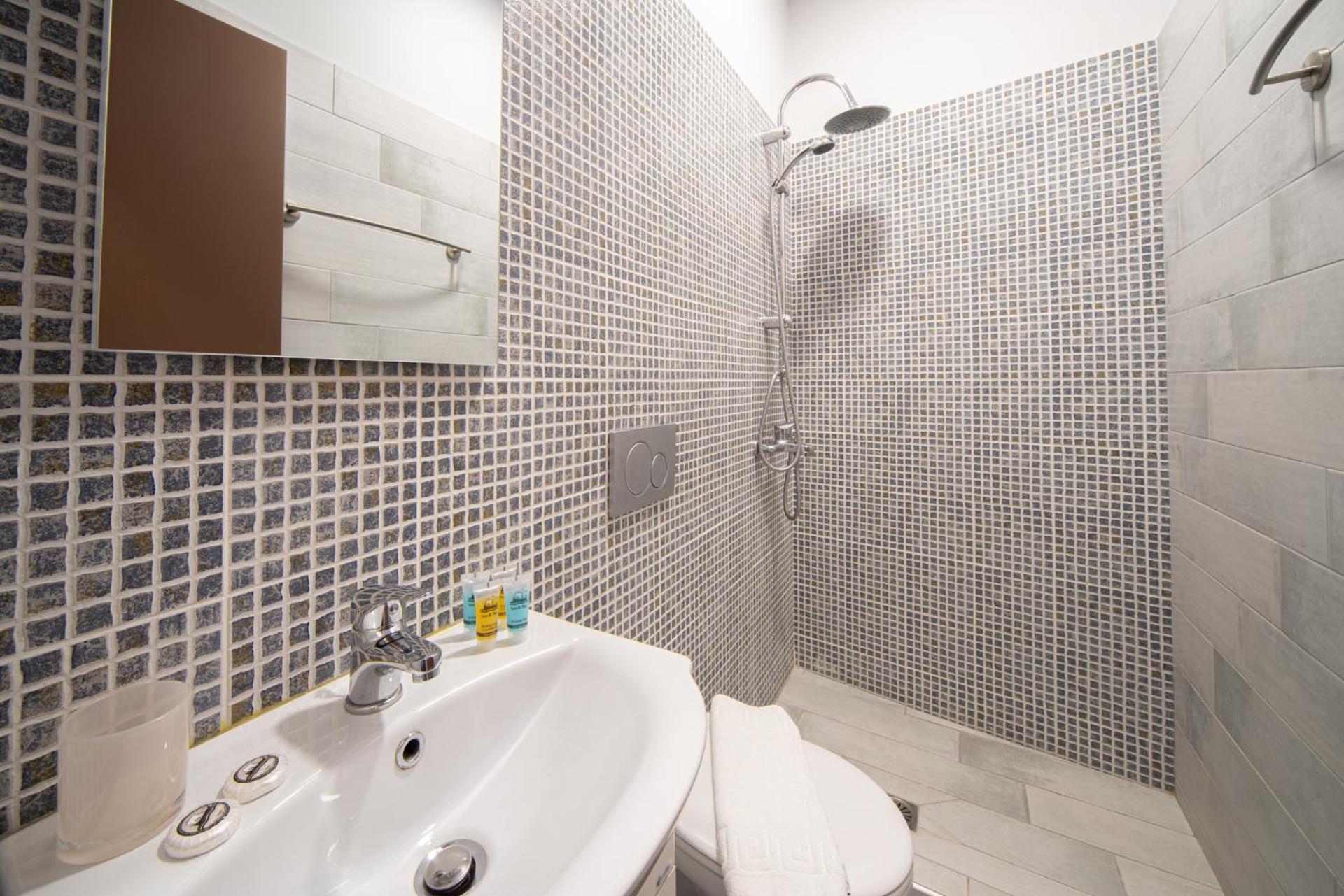 Beautiful City Suites - Photo 69