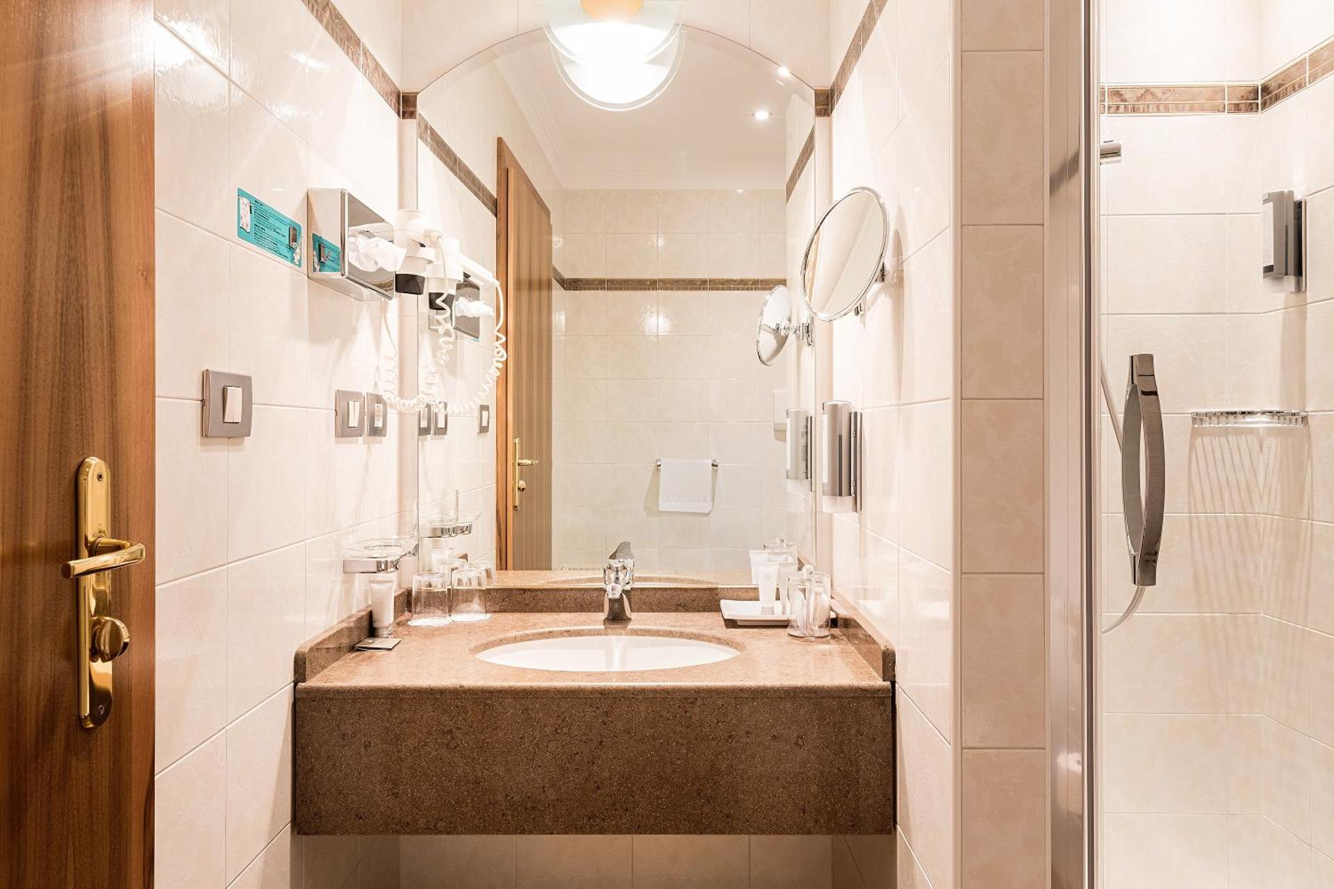 Hotel Luna Mondschein - Photo 46