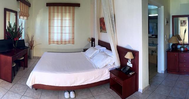 Venardos Hotel - Photo 30