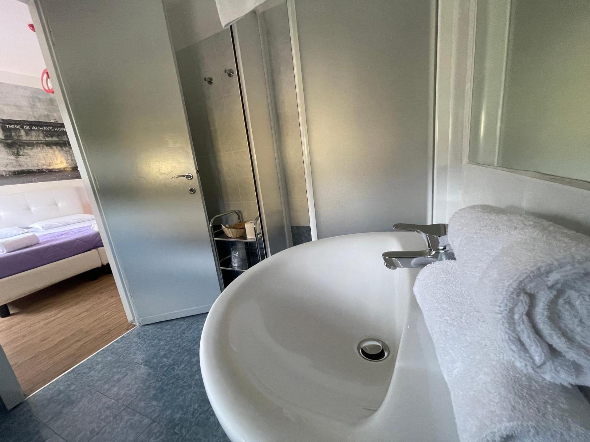 Lake Garda Hostel - Photo 44