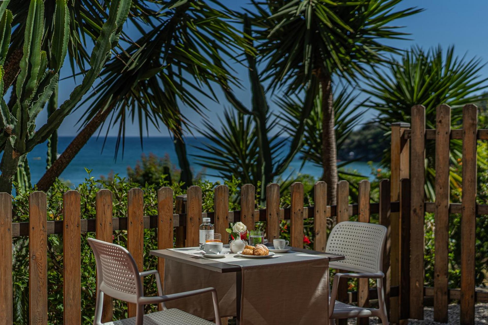 Summit Hotel - Photo 18