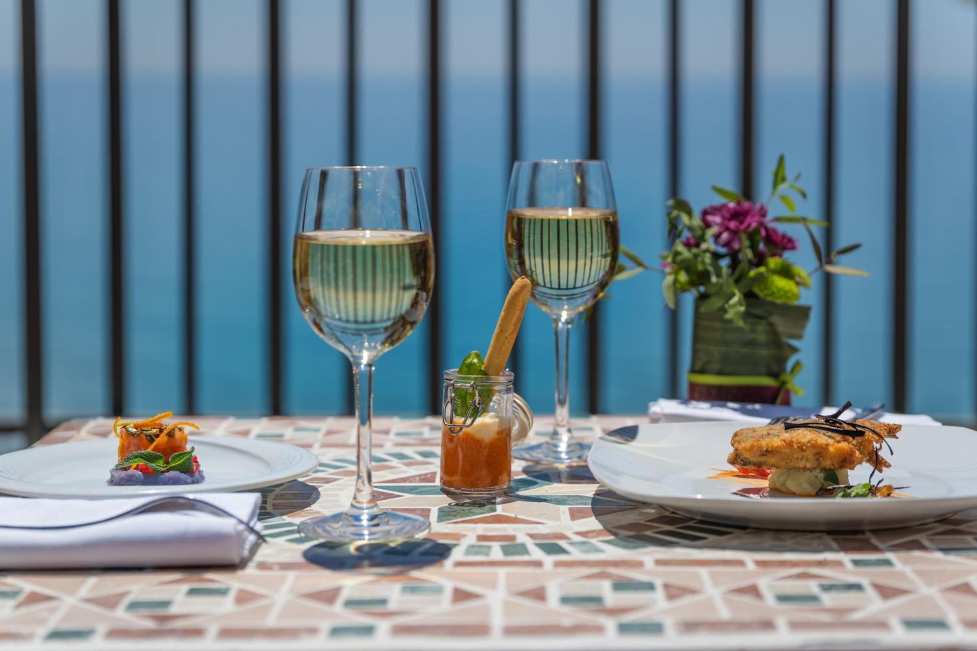 Summit Hotel - Photo 106