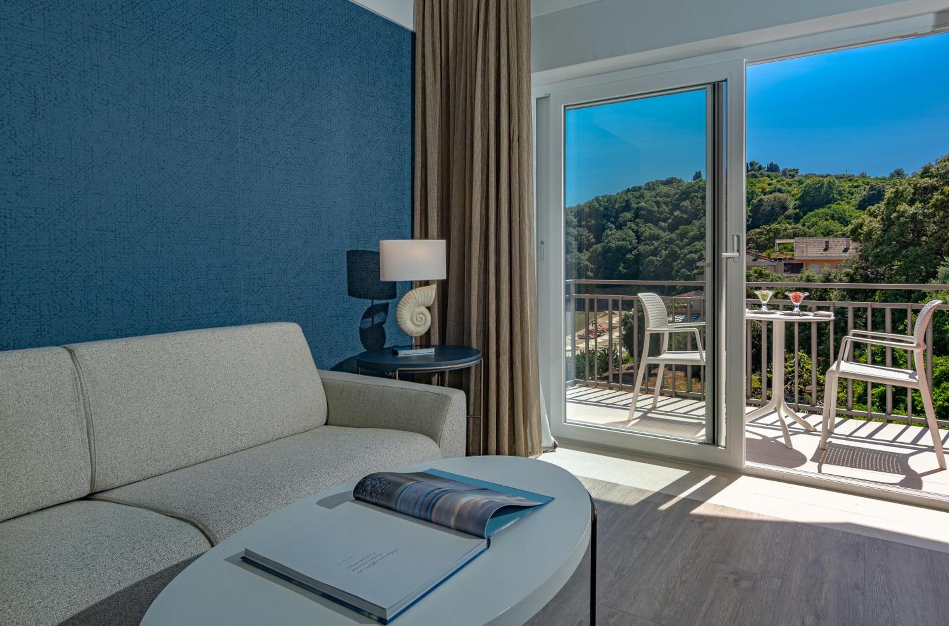 Summit Hotel - Photo 29